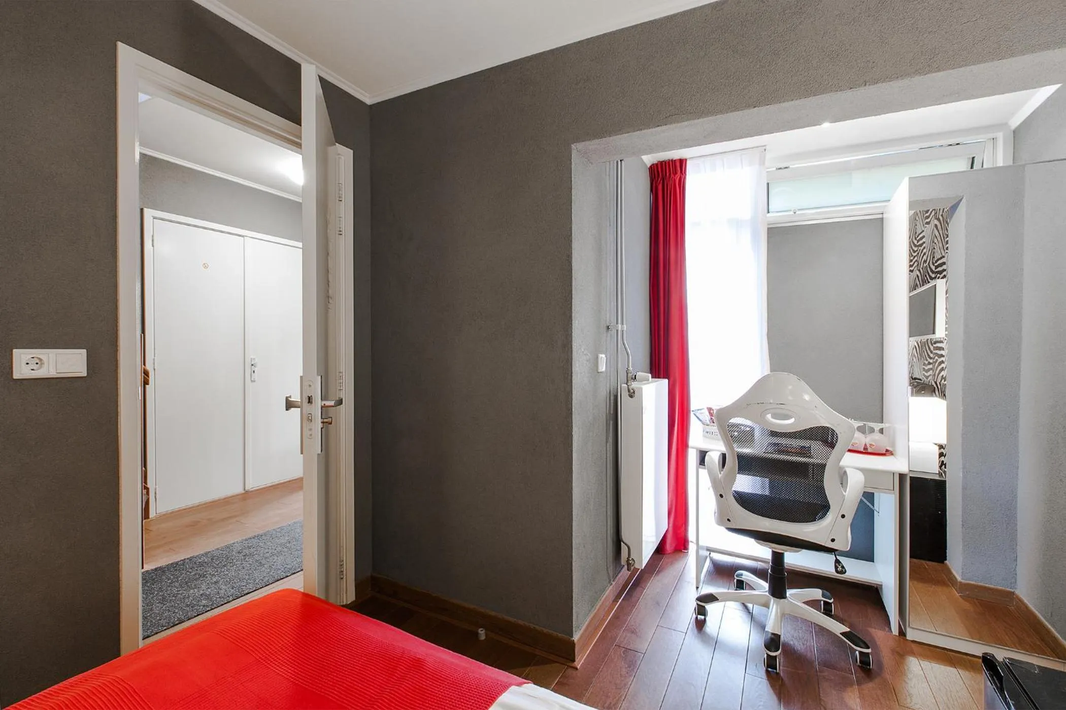 Decorative detail, Bed in Alex Rooms