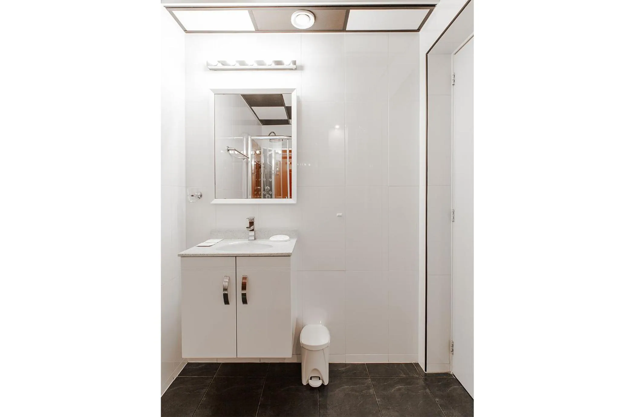 Bathroom in Alex Rooms