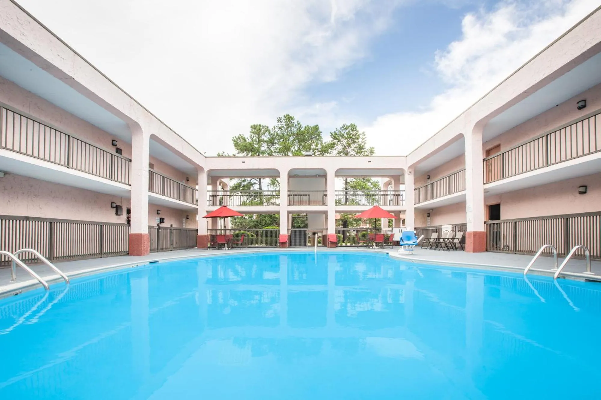 Swimming Pool in Baymont by Wyndham Mobile/ I-65