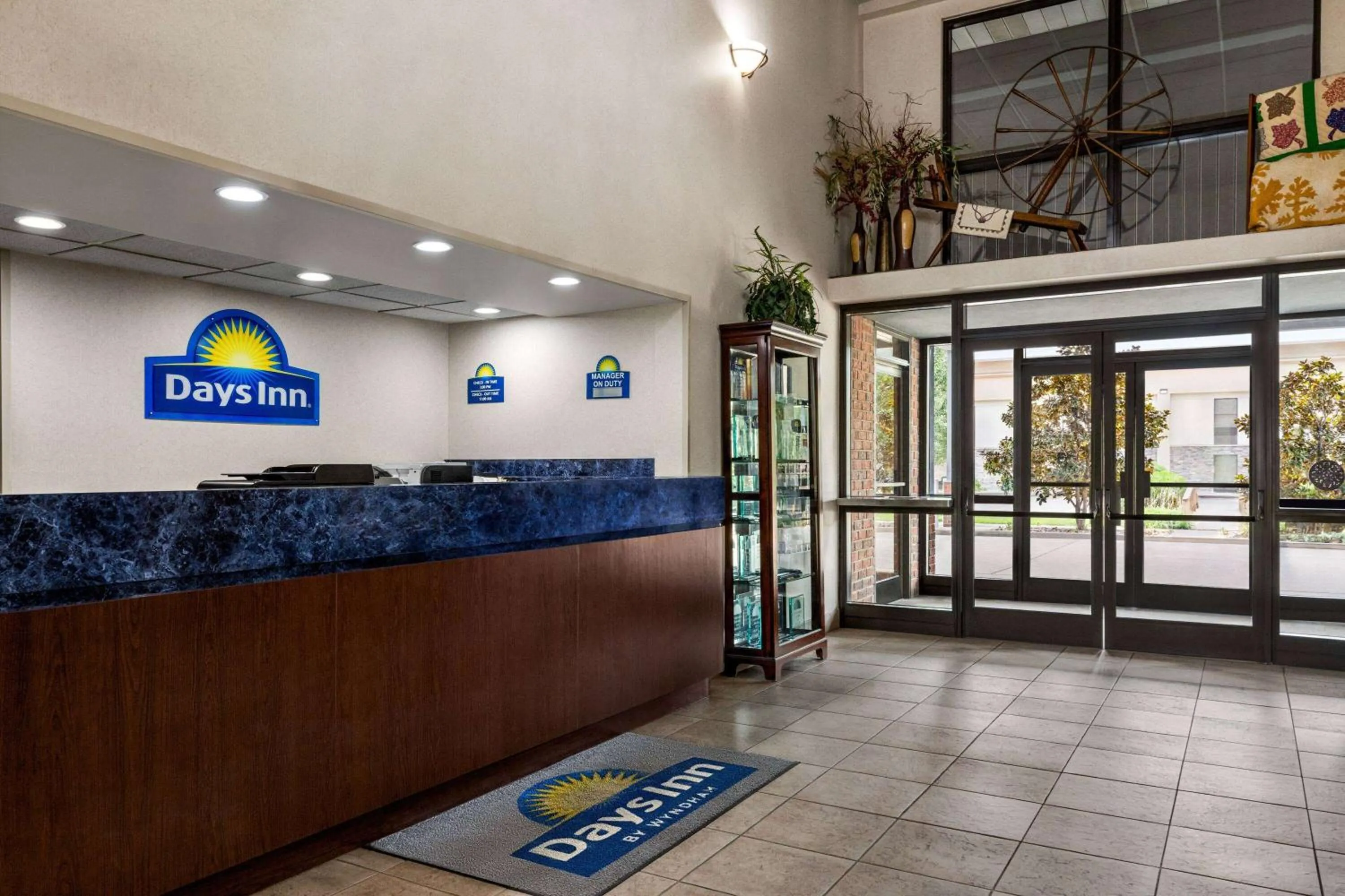 Lobby or reception in Days Inn by Wyndham Kuttawa/Eddyville