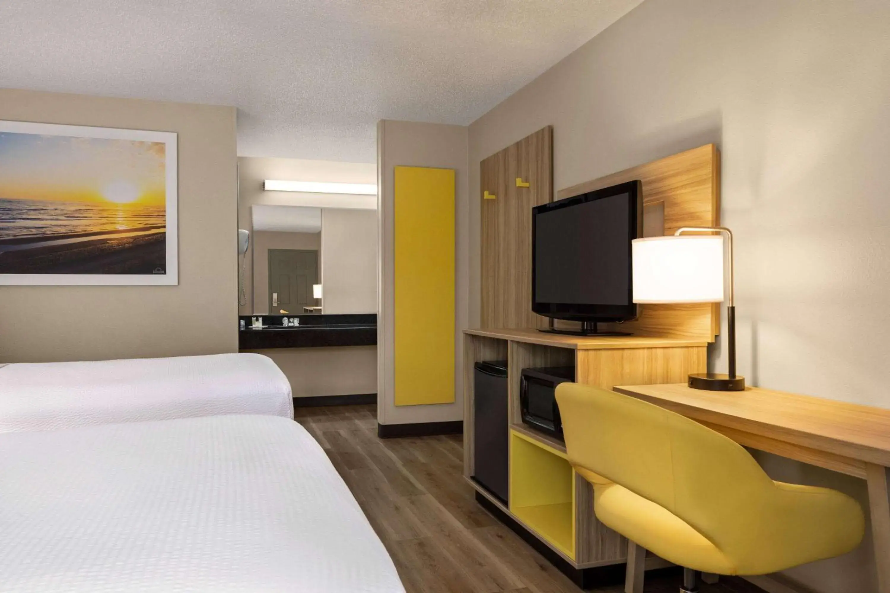 Double Room with Two Double Beds - Smoking in Days Inn by Wyndham Kuttawa/Eddyville Double Room with Two Double Beds - Smoking in Days Inn by Wyndham Kuttawa/Eddyville