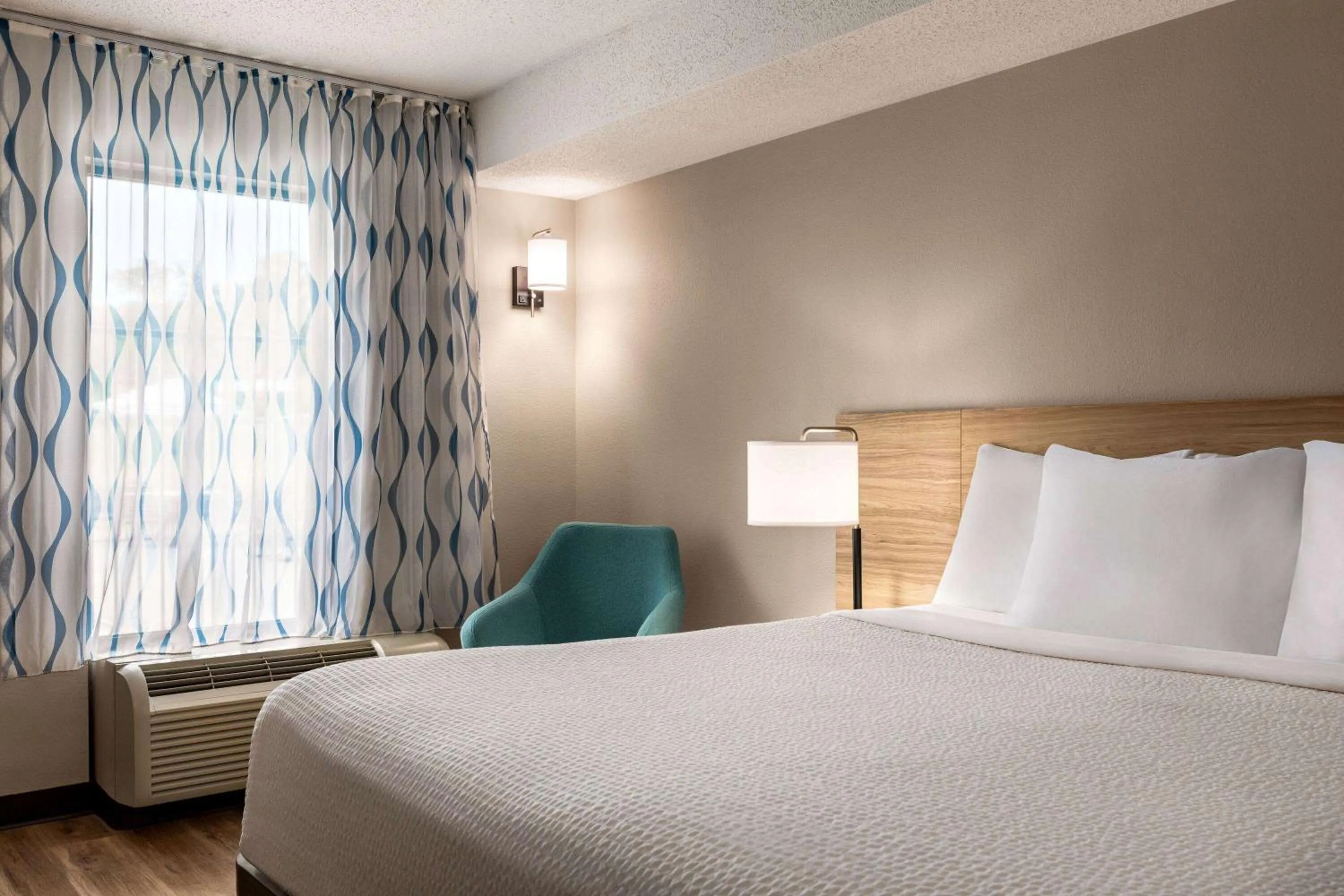 Photo of the whole room, Bed in Hotel Barkley