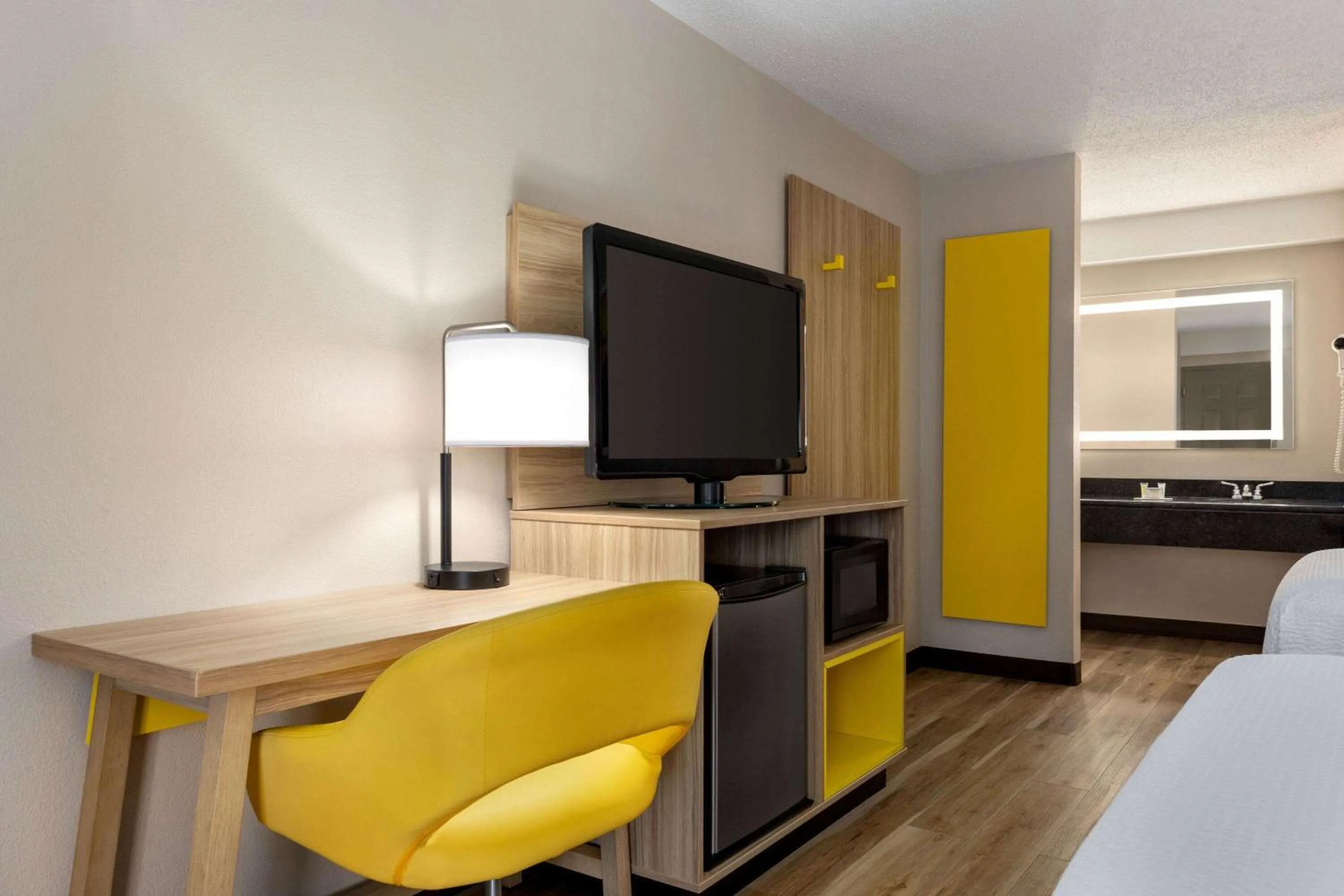 Photo of the whole room, Bed in Hotel Barkley