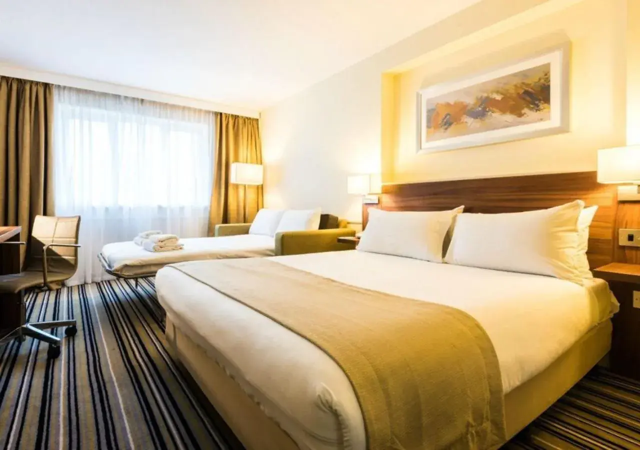 Premium Double Room with sofa bed in Holiday Inn Chester South by IHG Premium Double Room with sofa bed in Holiday Inn Chester South by IHG