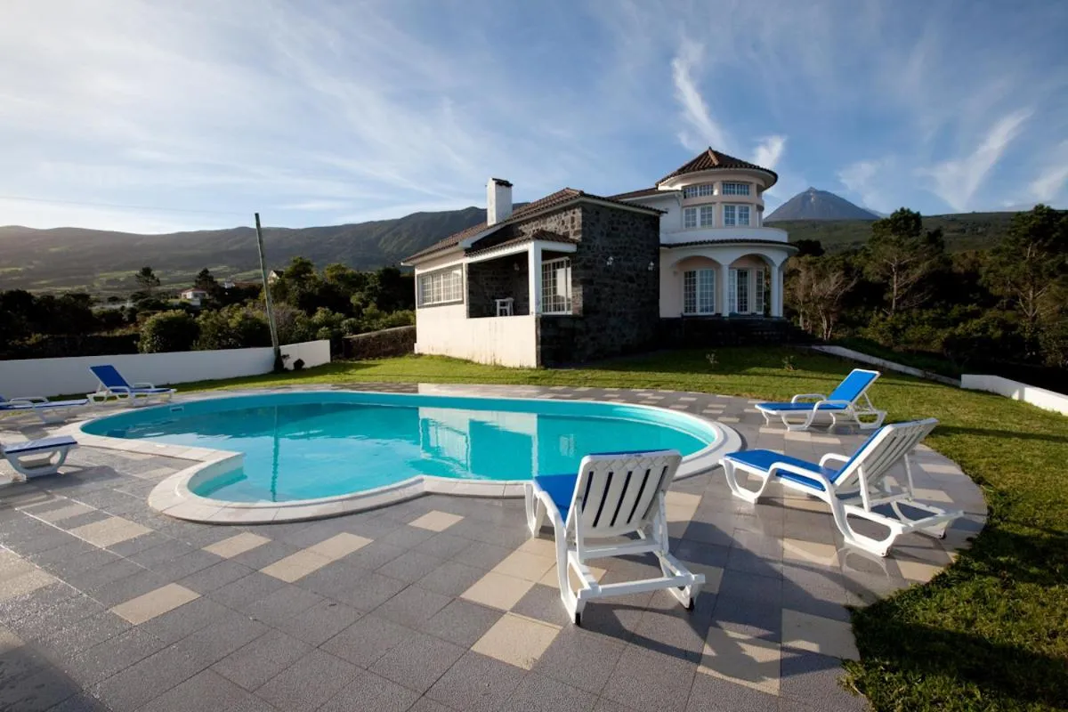 Facade/entrance in Pico Dreams