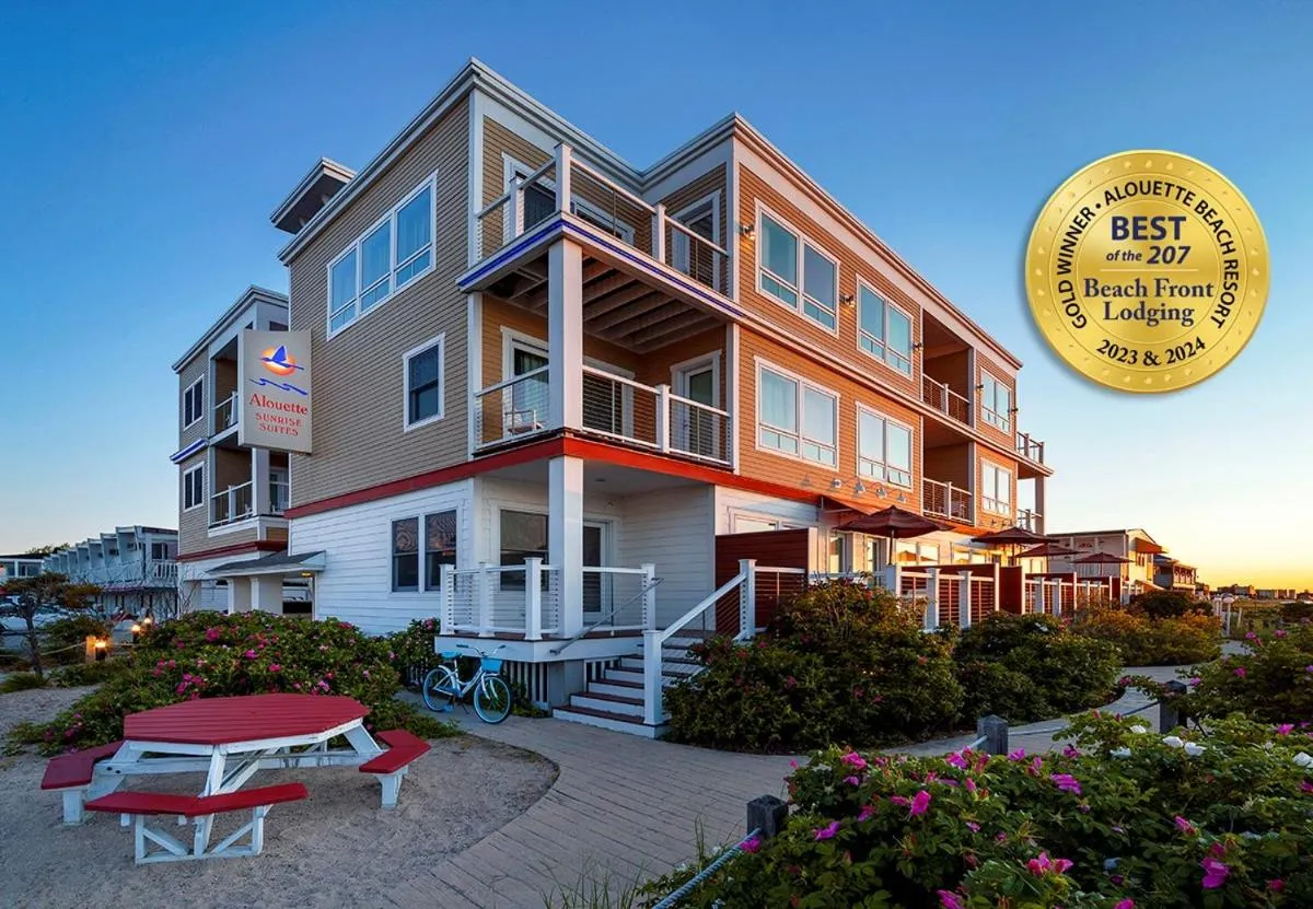 Property building in Alouette Sunrise Suites