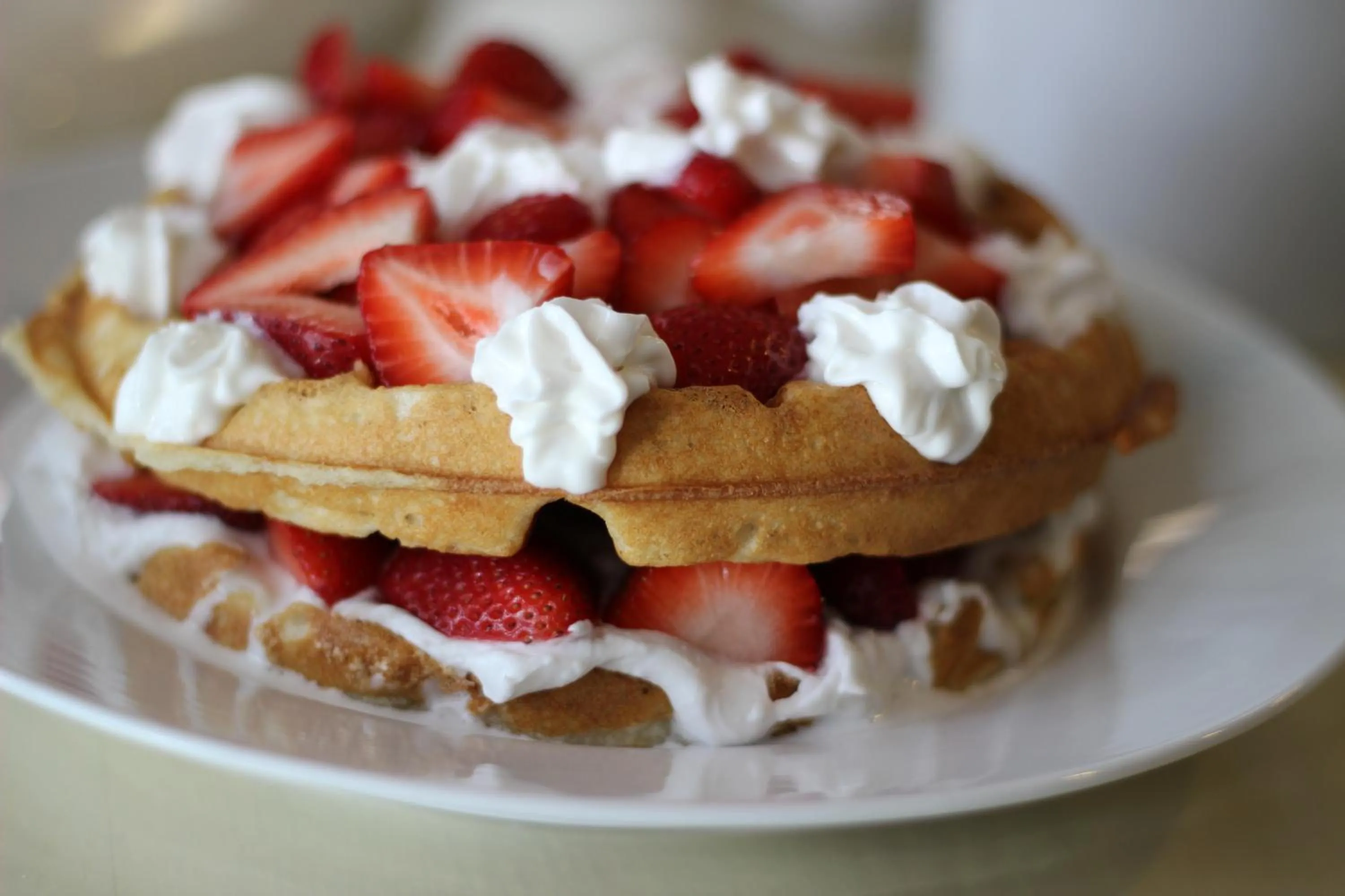 American breakfast in Alouette Sunrise Suites