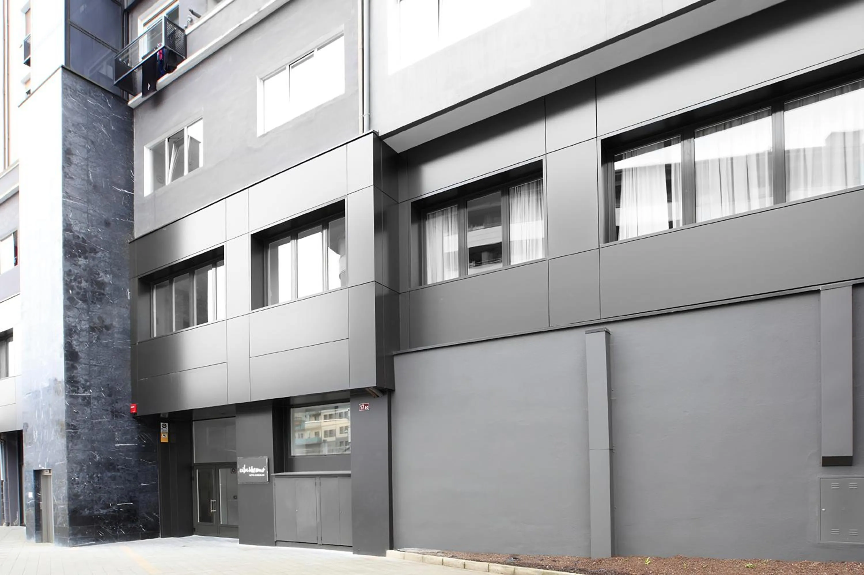 Facade/entrance in Eibarooms