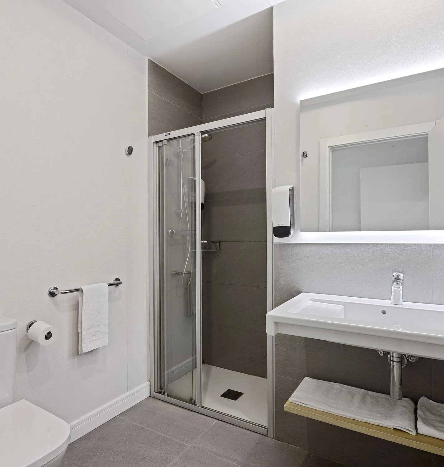 Bathroom in Eibarooms