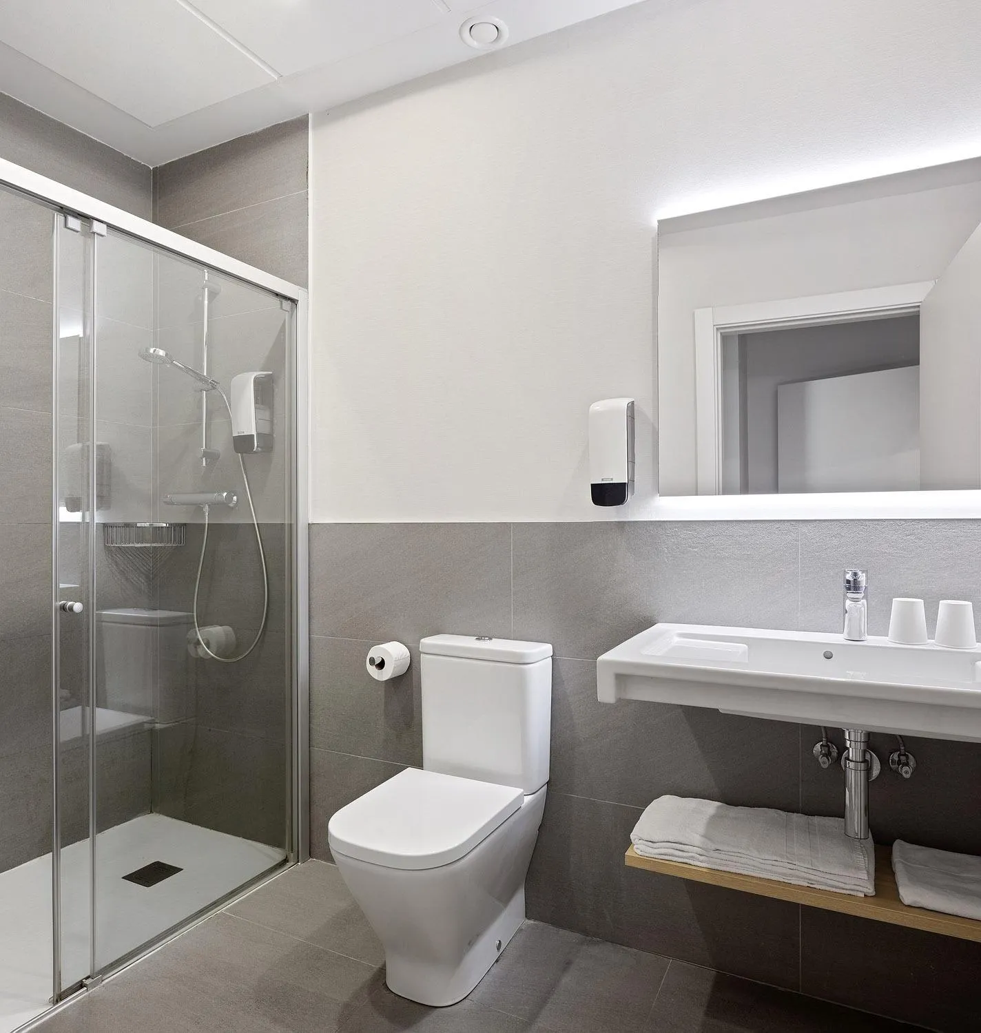 Bathroom in Eibarooms