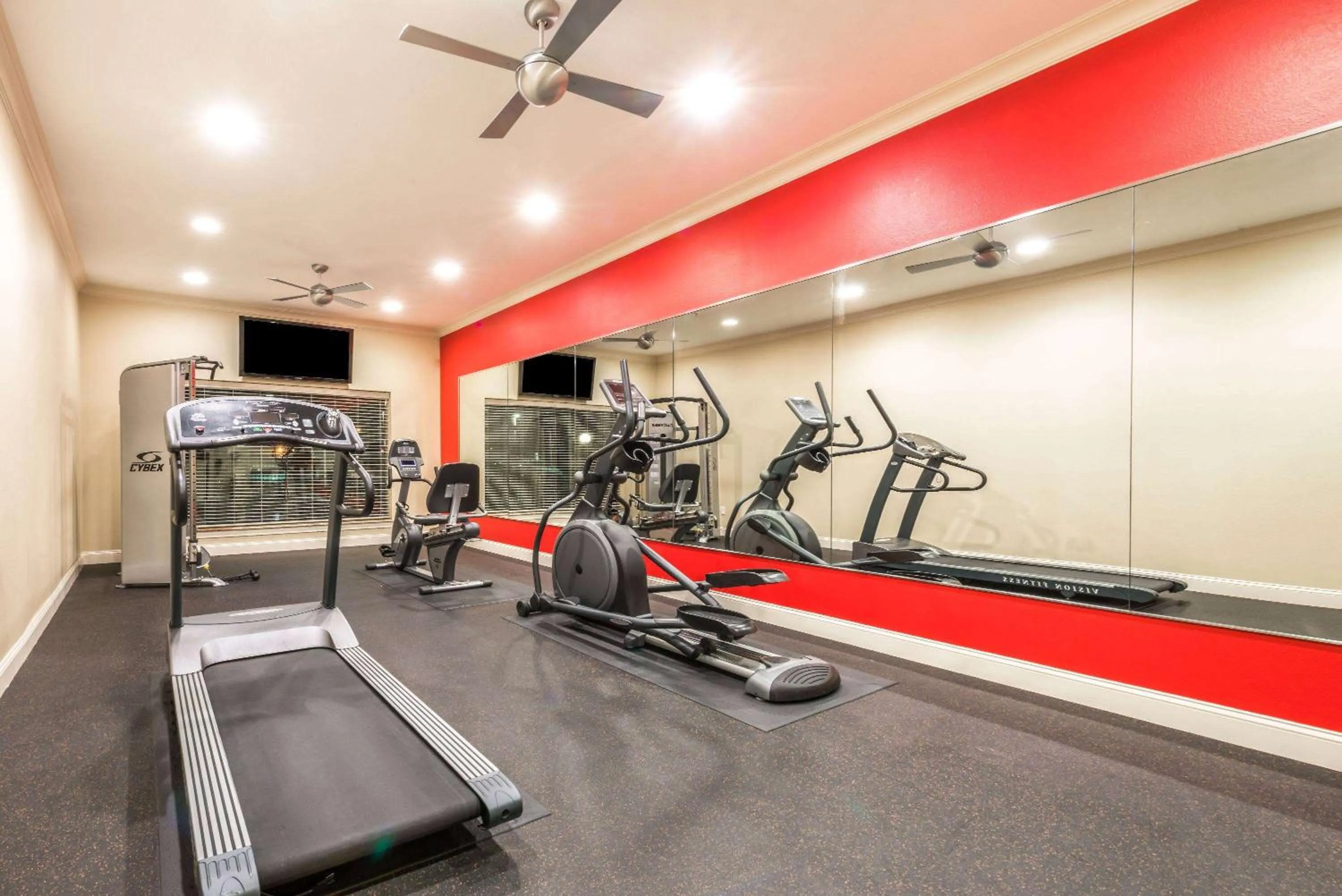 Fitness centre/facilities in Ramada by Wyndham College Station