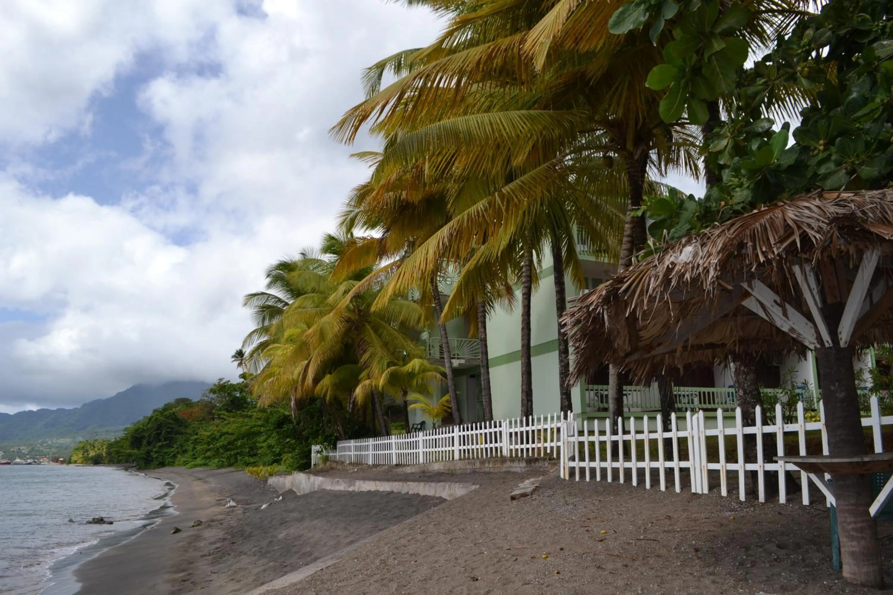 Beach in Portsmouth Beach Hotel