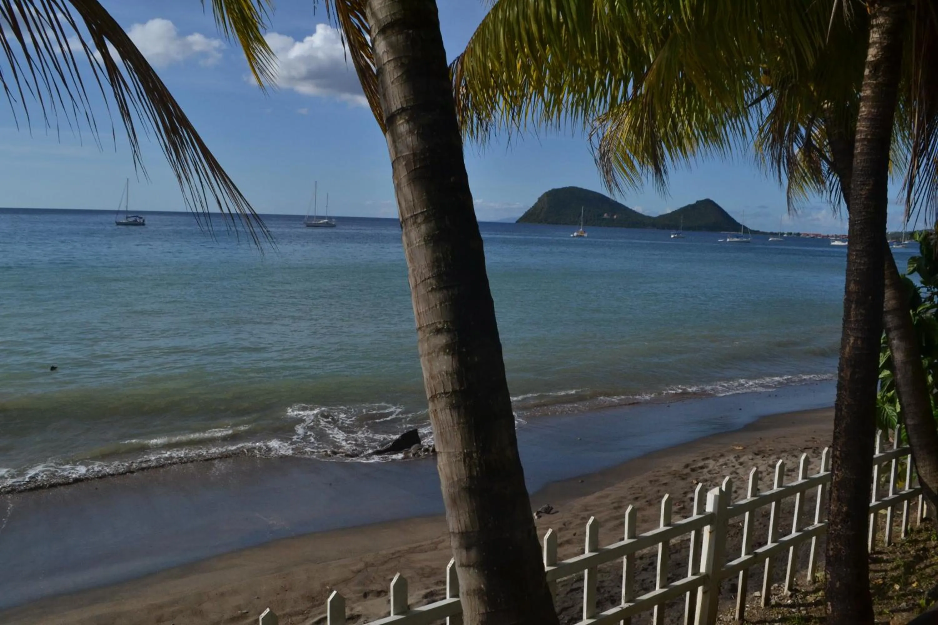 Beach in Portsmouth Beach Hotel