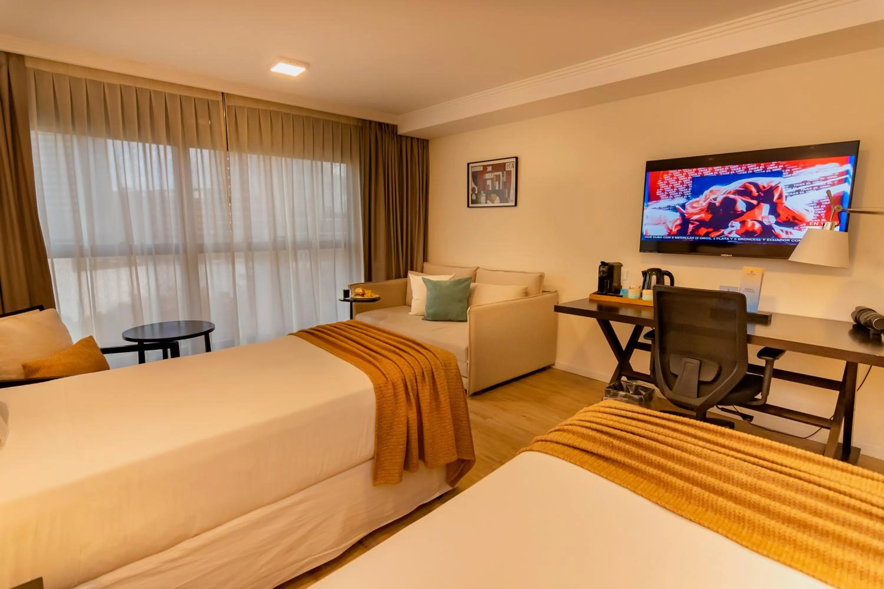 Photo of the whole room, Bed in After Hotel Montevideo