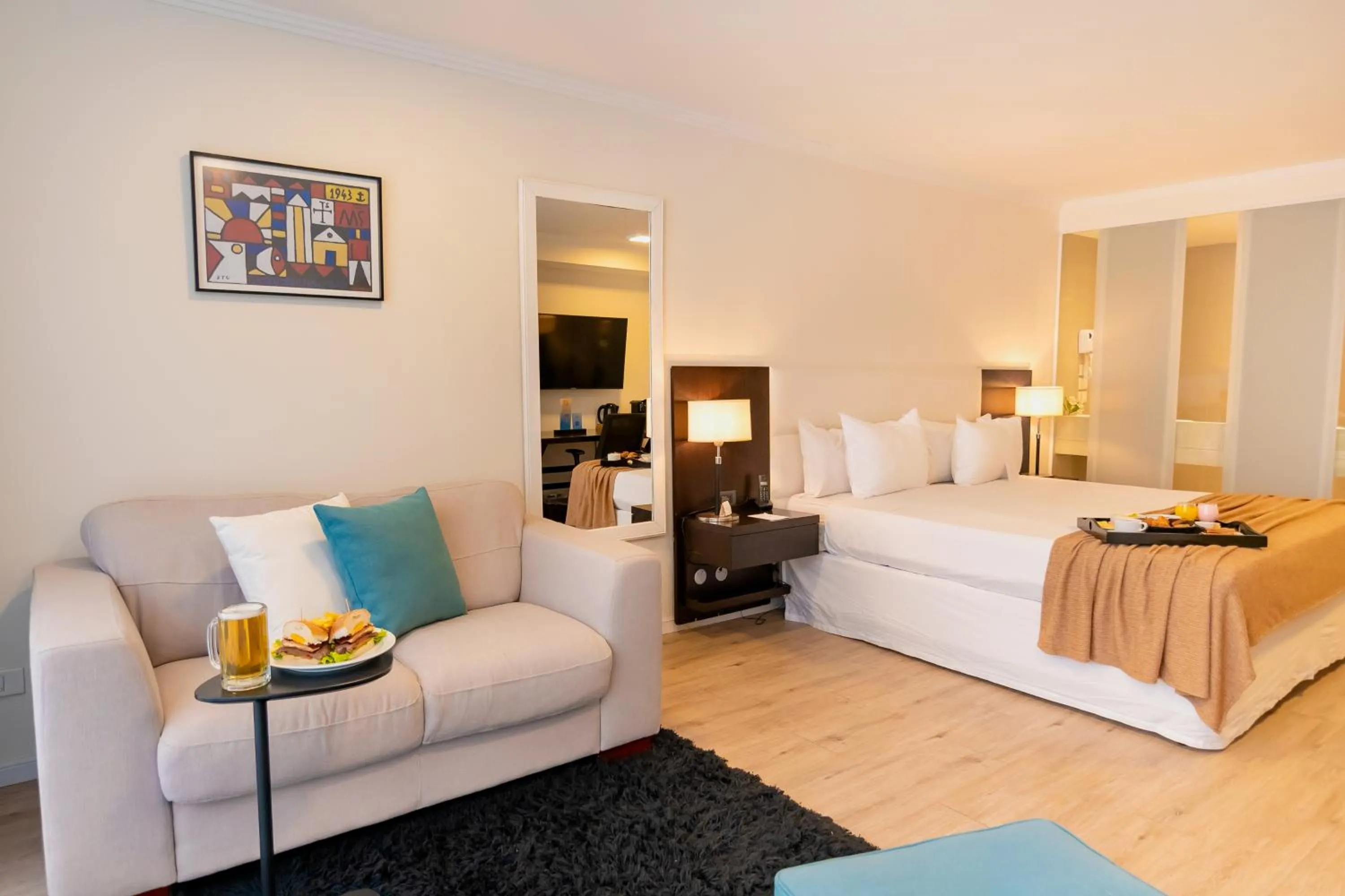 Photo of the whole room, Bed in After Hotel Montevideo