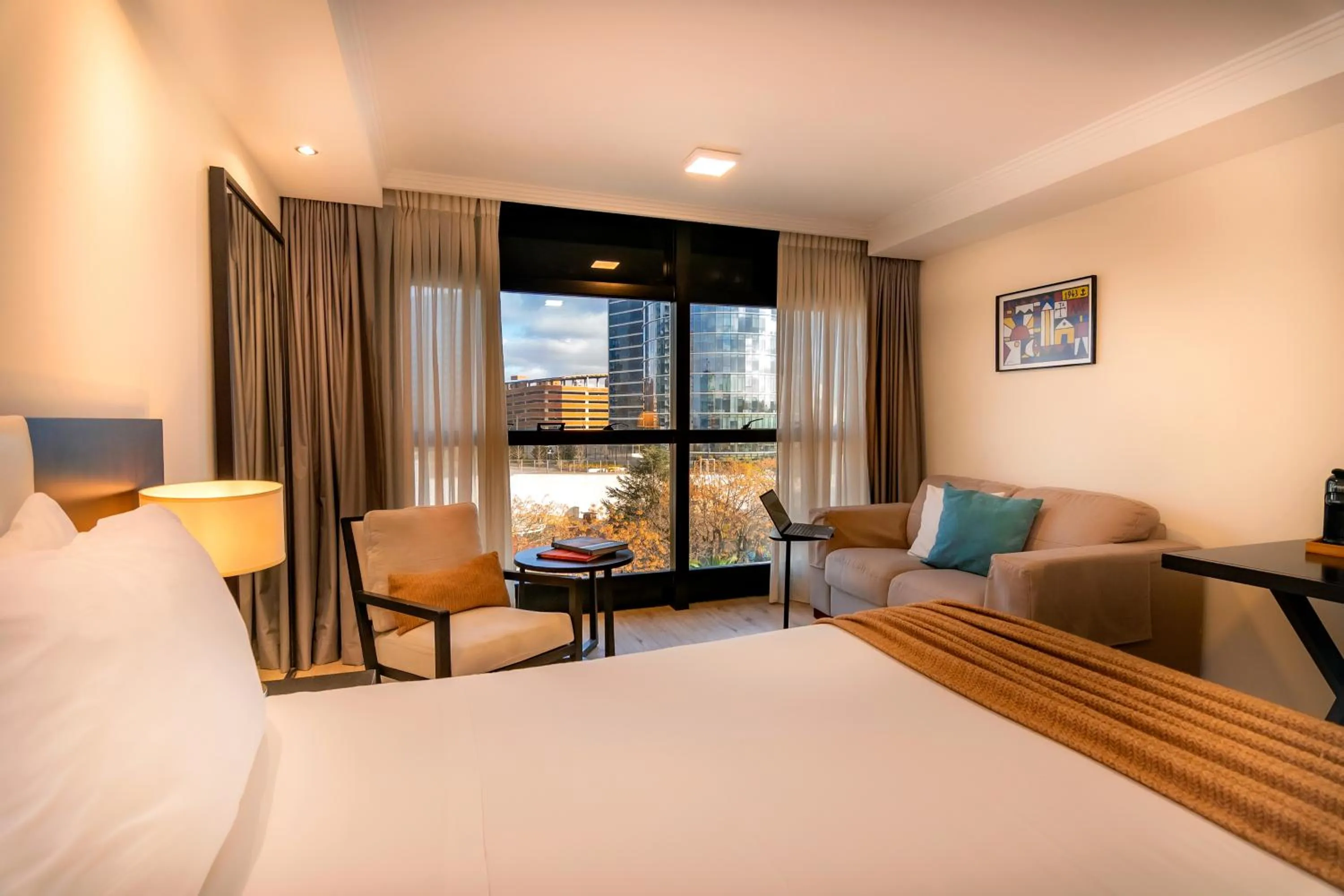 Photo of the whole room, Bed in After Hotel Montevideo