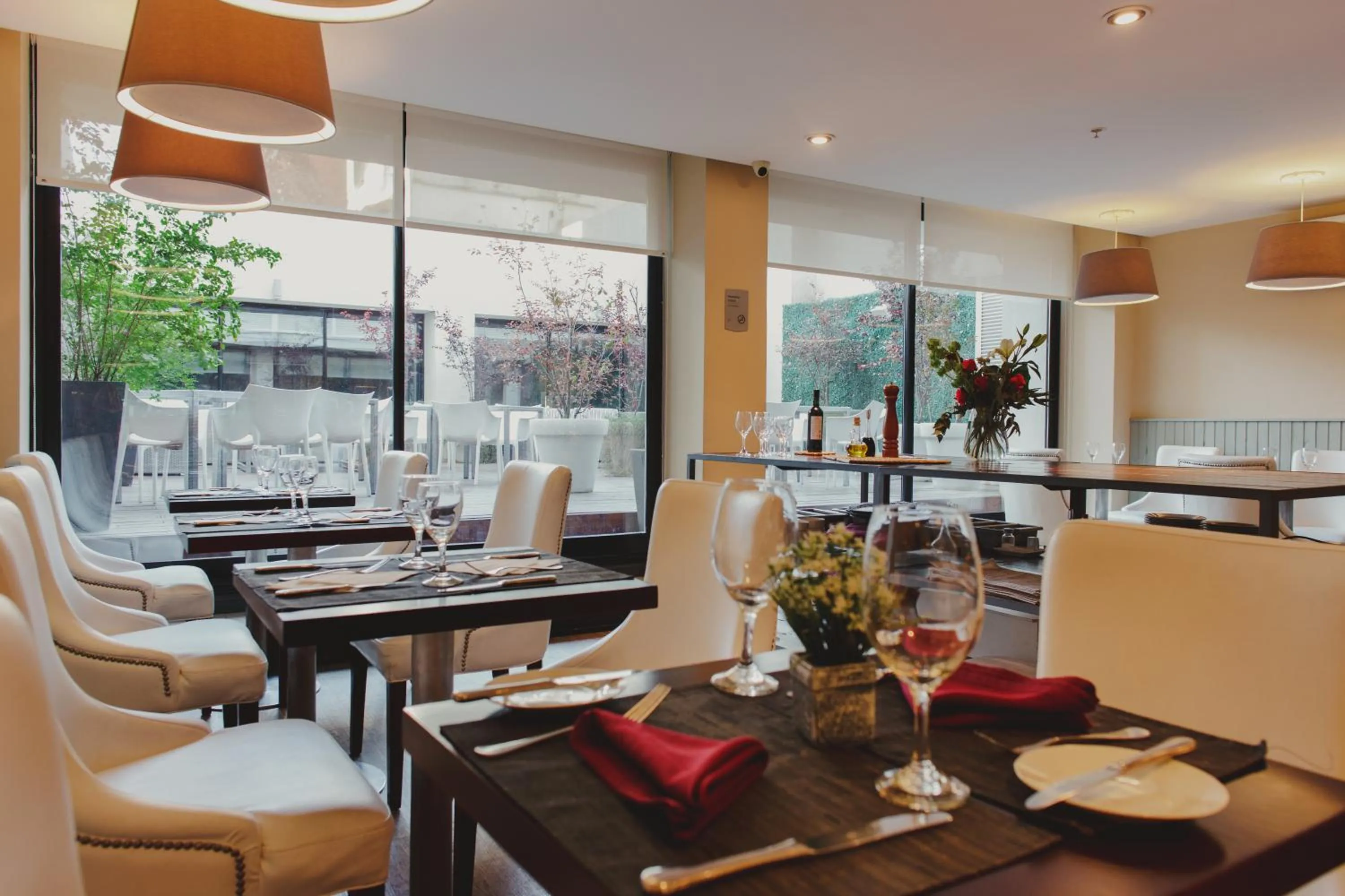 Restaurant/places to eat in After Hotel Montevideo