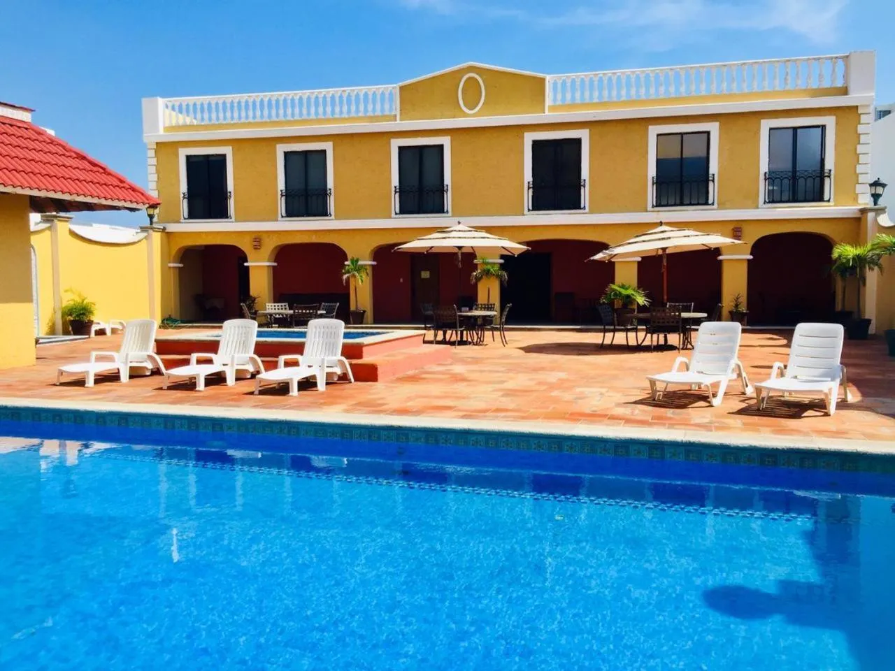 Pool view in Hotel Bello Veracruz