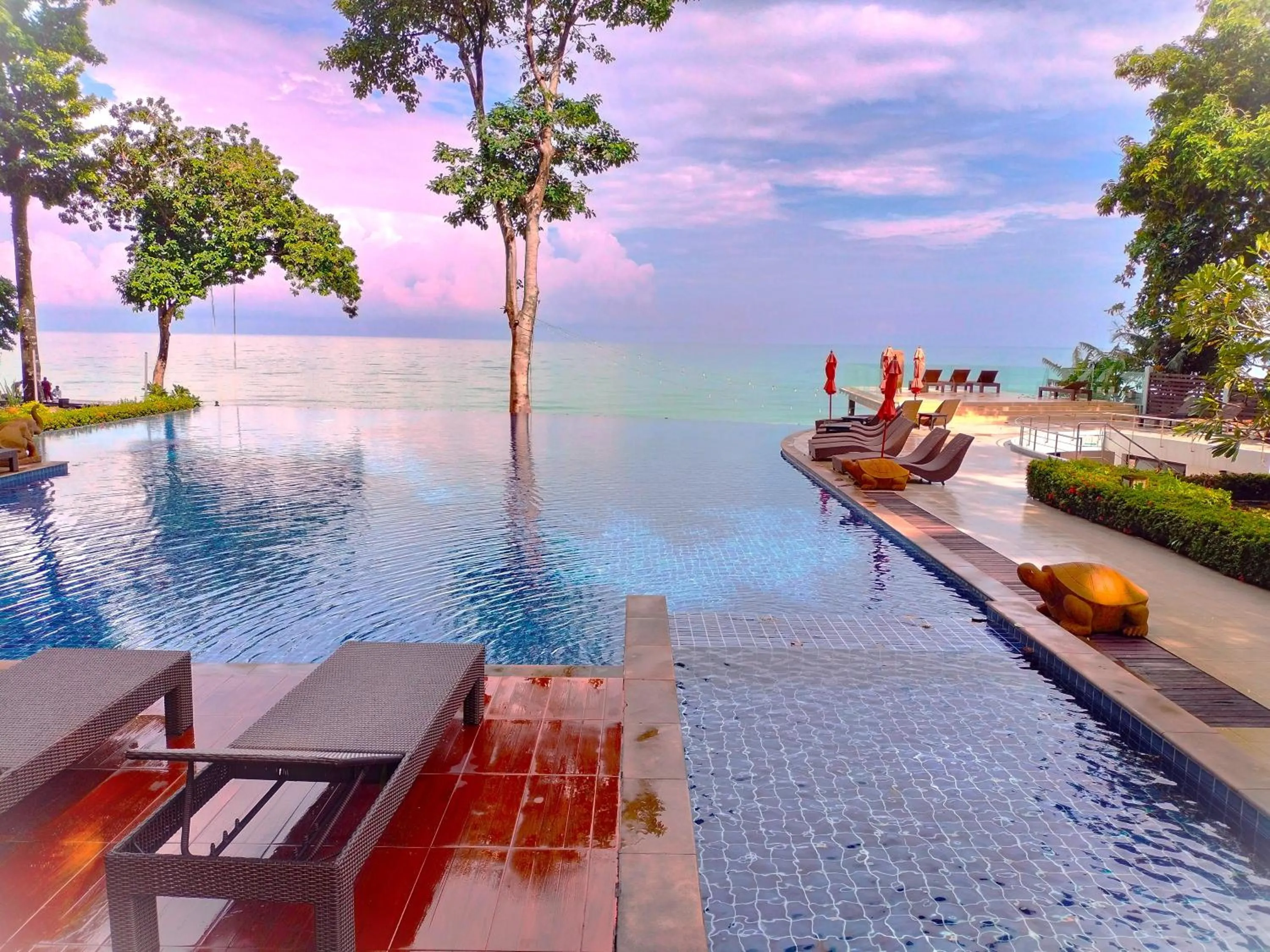 Swimming pool in Chang Buri Resort & Koh Chang Hillside