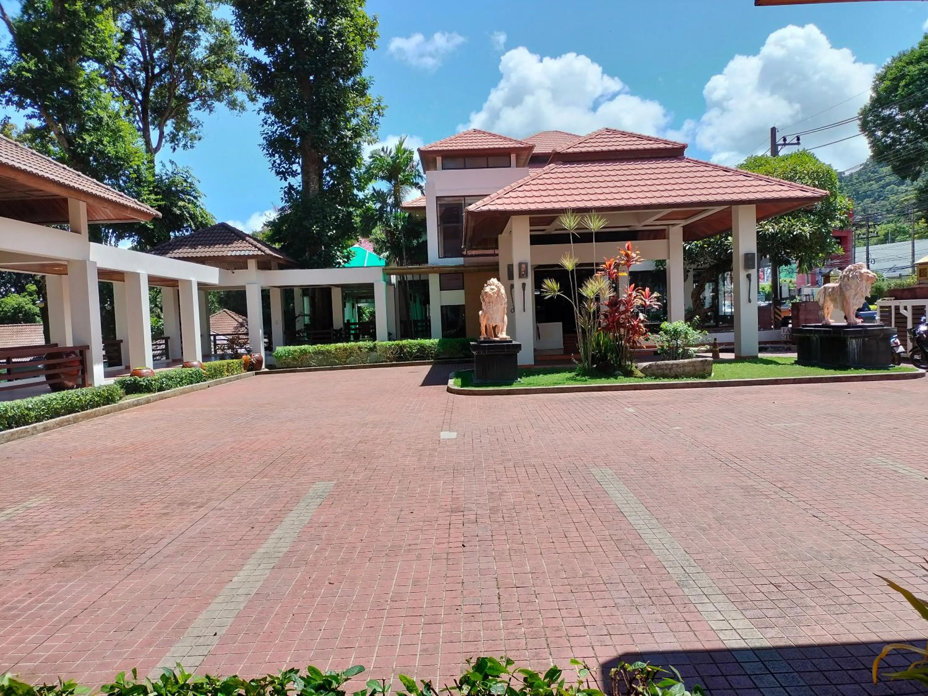 Property building in Chang Buri Resort & Koh Chang Hillside