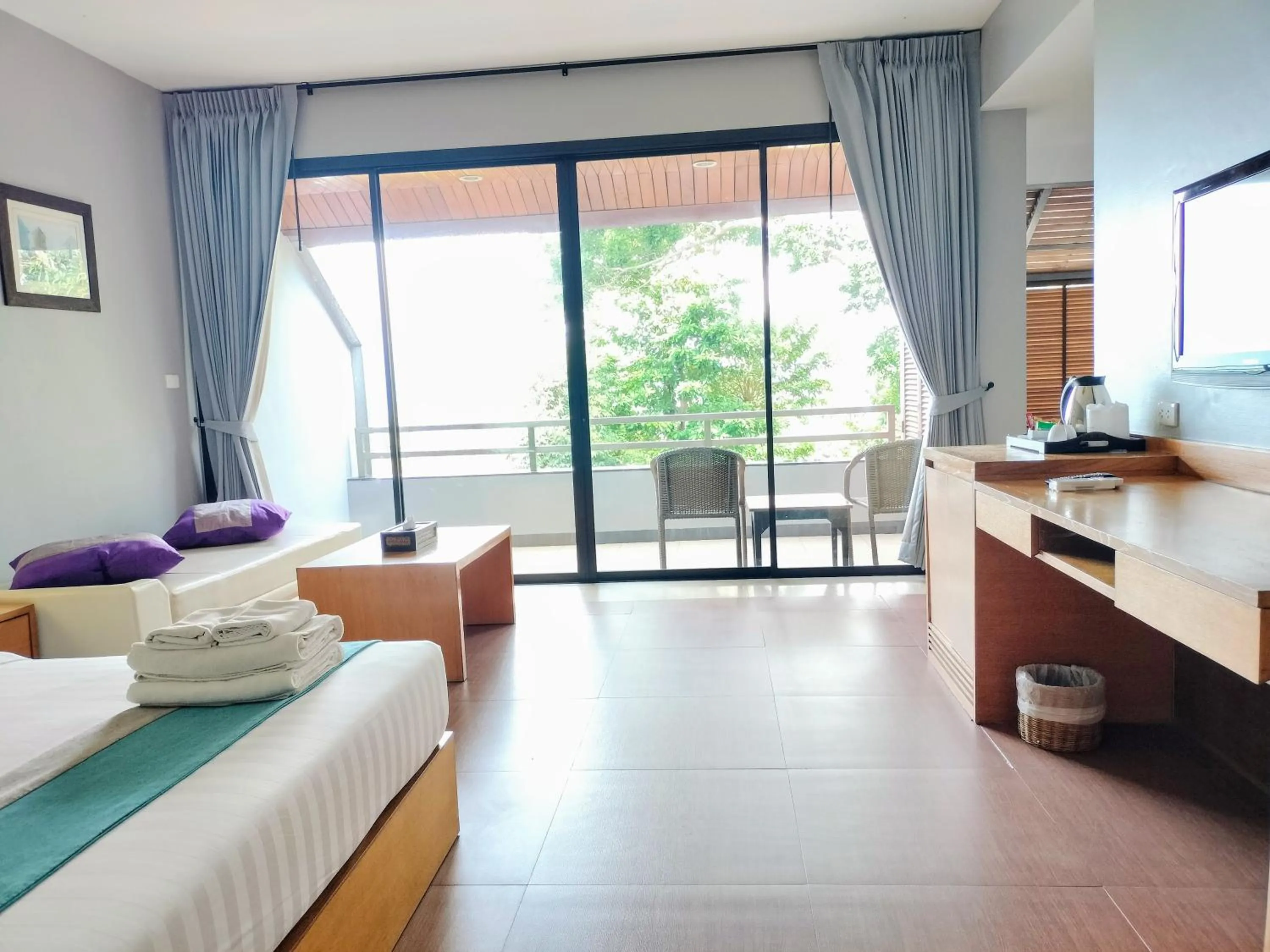 Photo of the whole room, Bed in Chang Buri Resort & Koh Chang Hillside