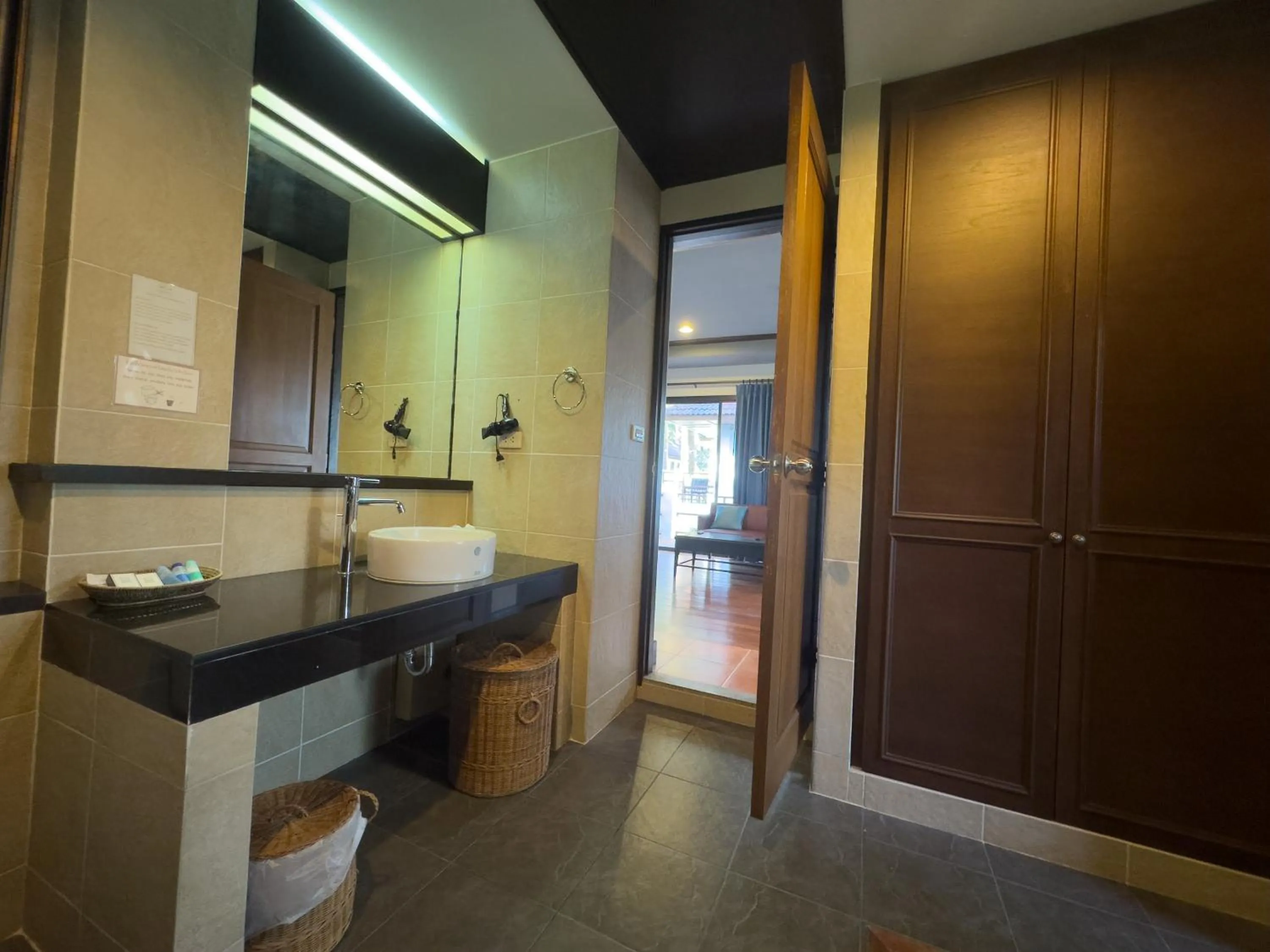 Bathroom in Chang Buri Resort & Koh Chang Hillside