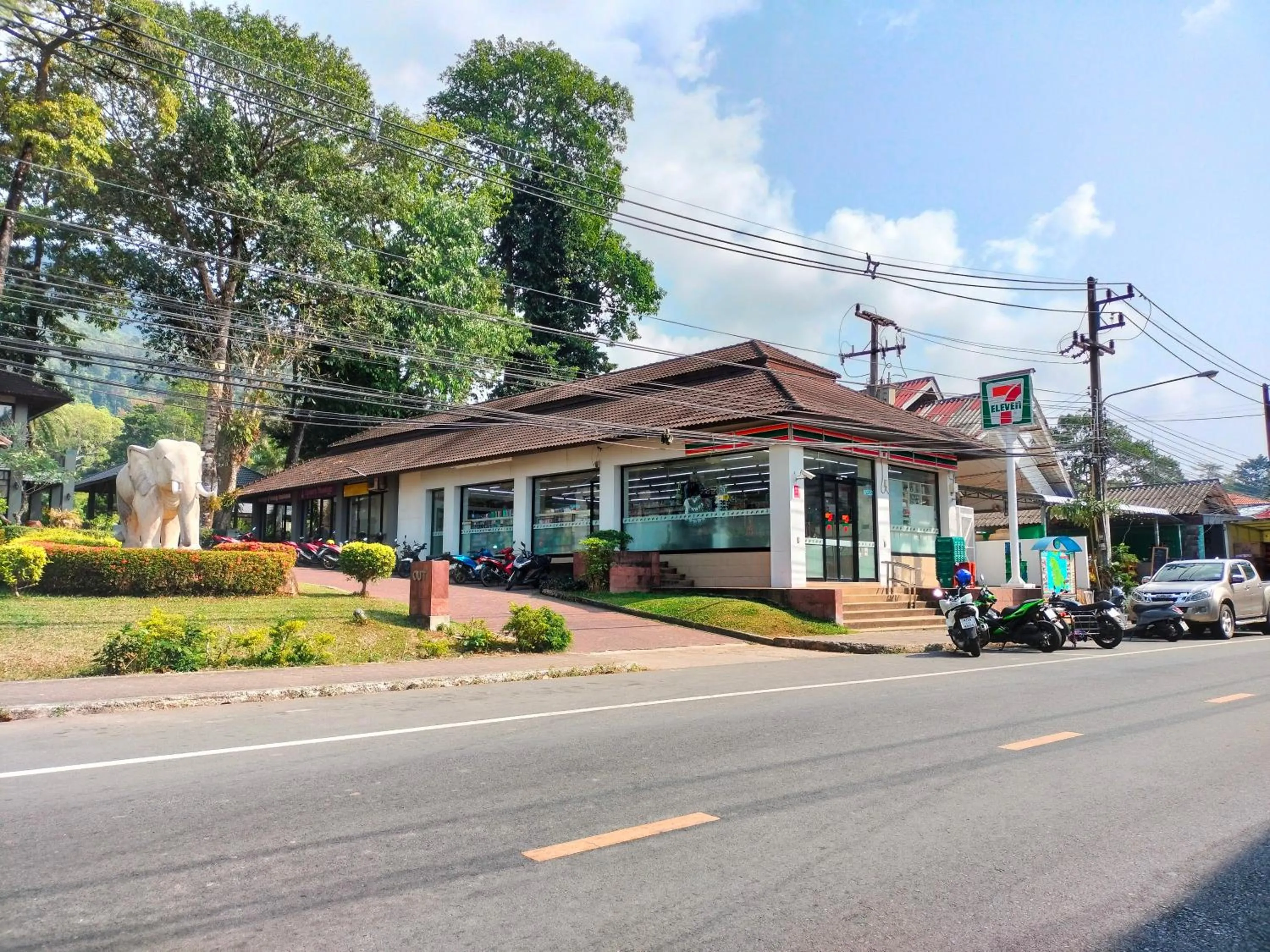 Supermarket/grocery shop in Chang Buri Resort & Koh Chang Hillside