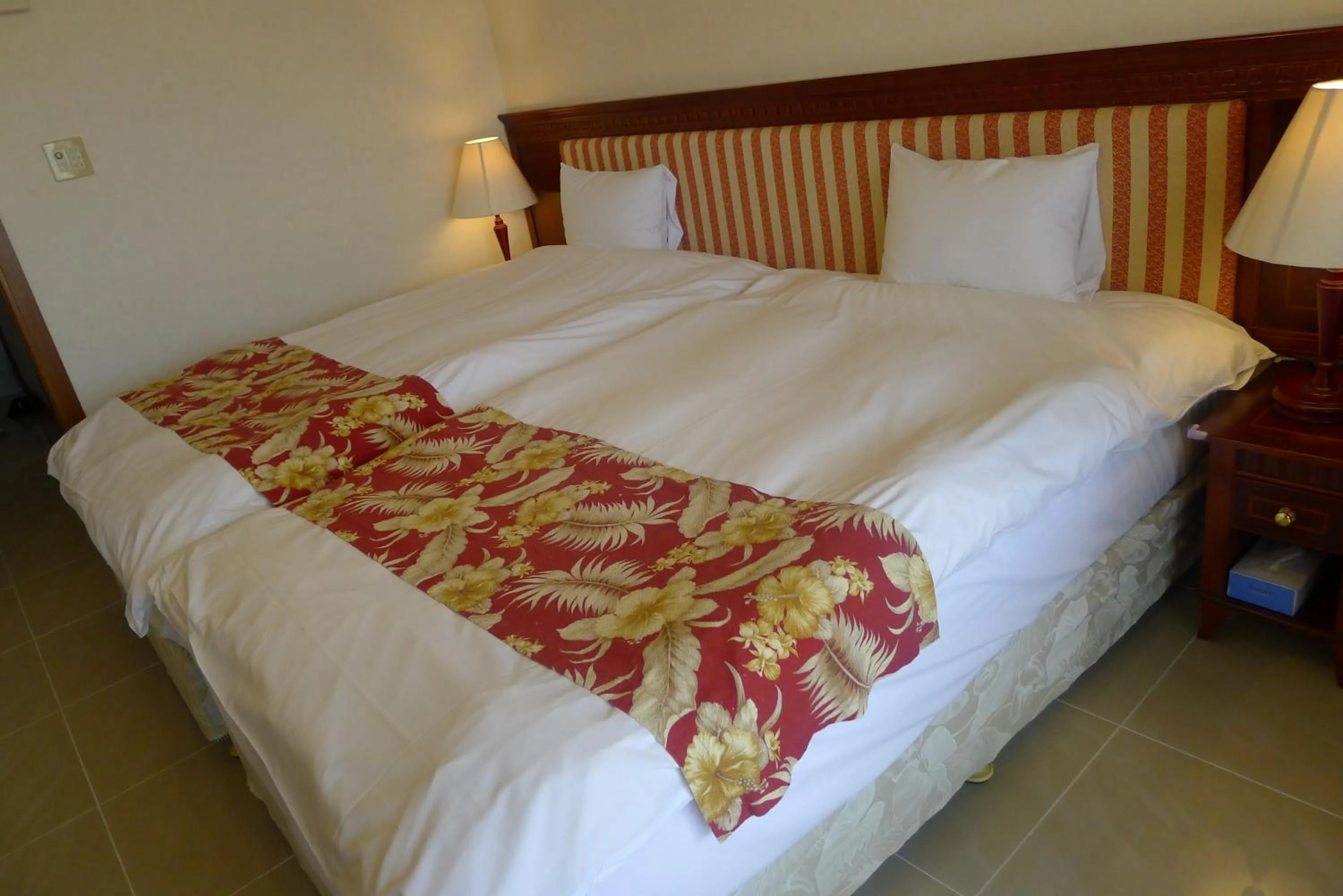 Bed in Seaside Hotel The Beach