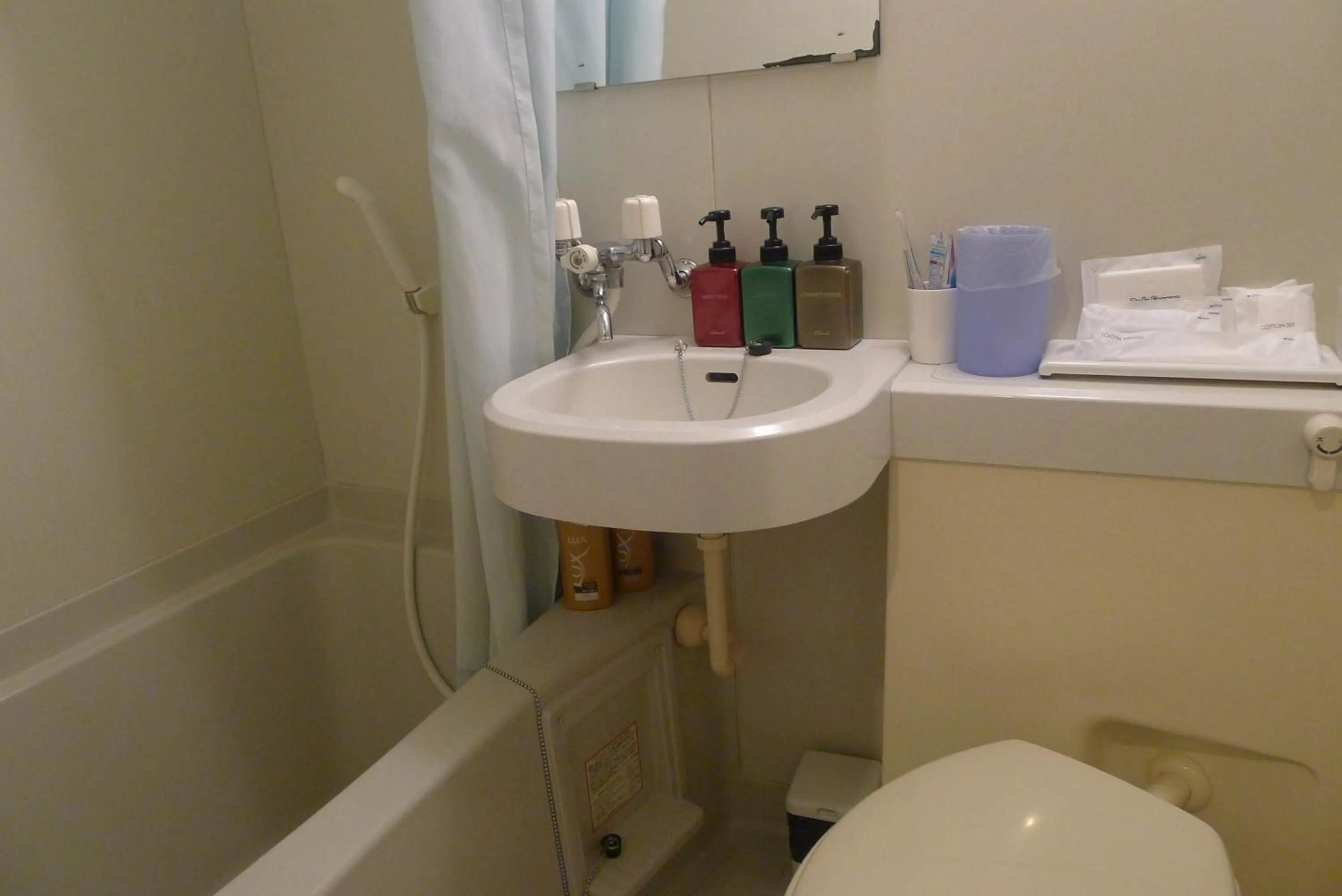 Bathroom in Seaside Hotel The Beach