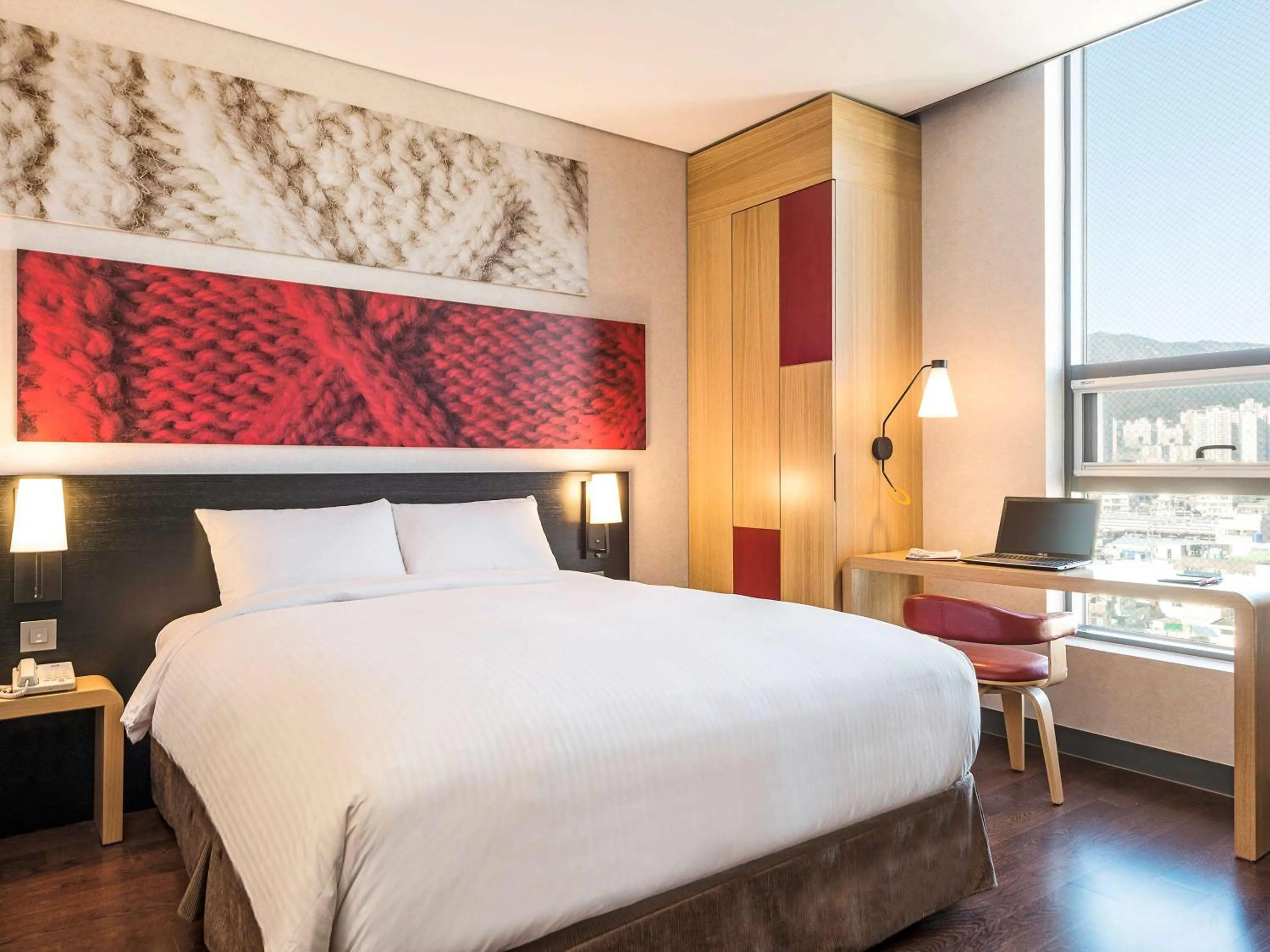 Superior Double Room in Ibis Ambassador Busan City Centre