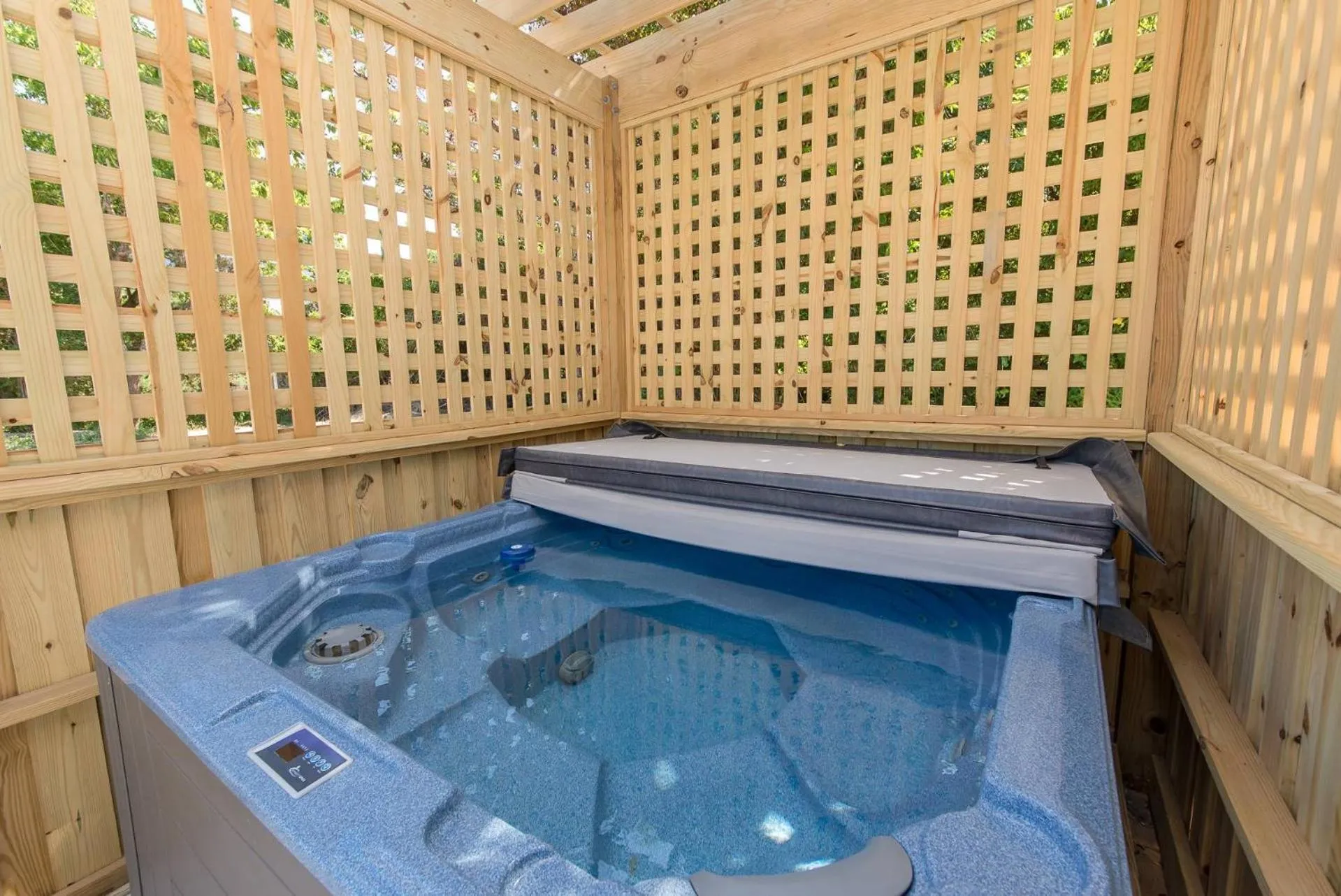 Sea Fever - Duck, Saltaire, 130 Yds to Beach, Ocean View, Pool, Hot Tub, Tiki Bar, Flex Stays