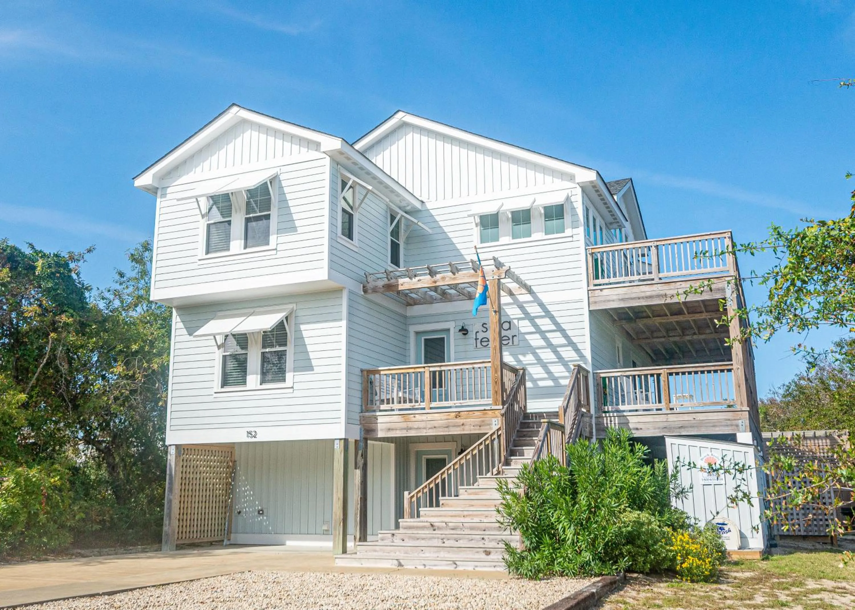 Sea Fever - Duck, Saltaire, 130 Yds to Beach, Ocean View, Pool, Hot Tub, Tiki Bar, Flex Stays