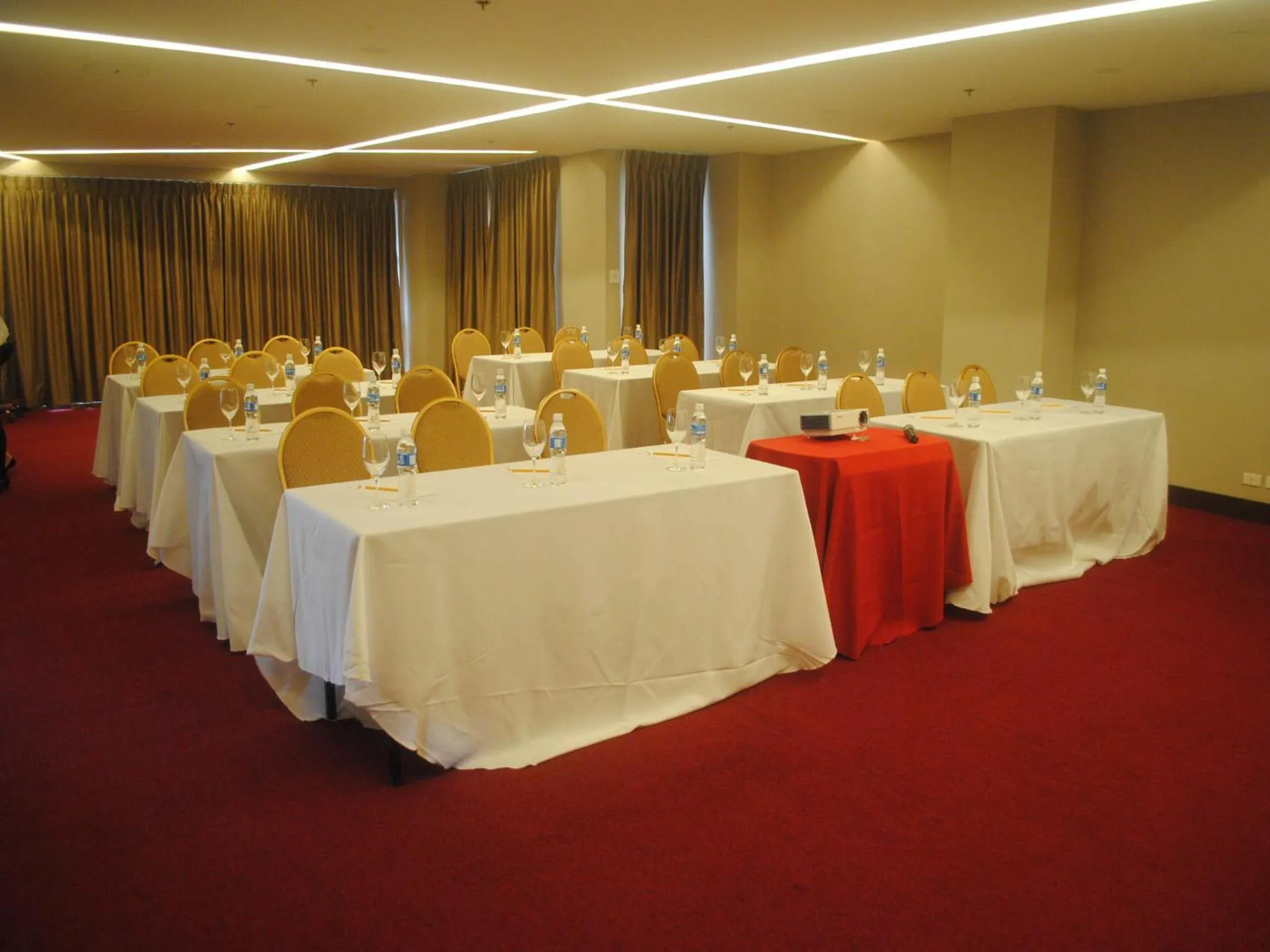 Business facilities in Armada Hotel Manila