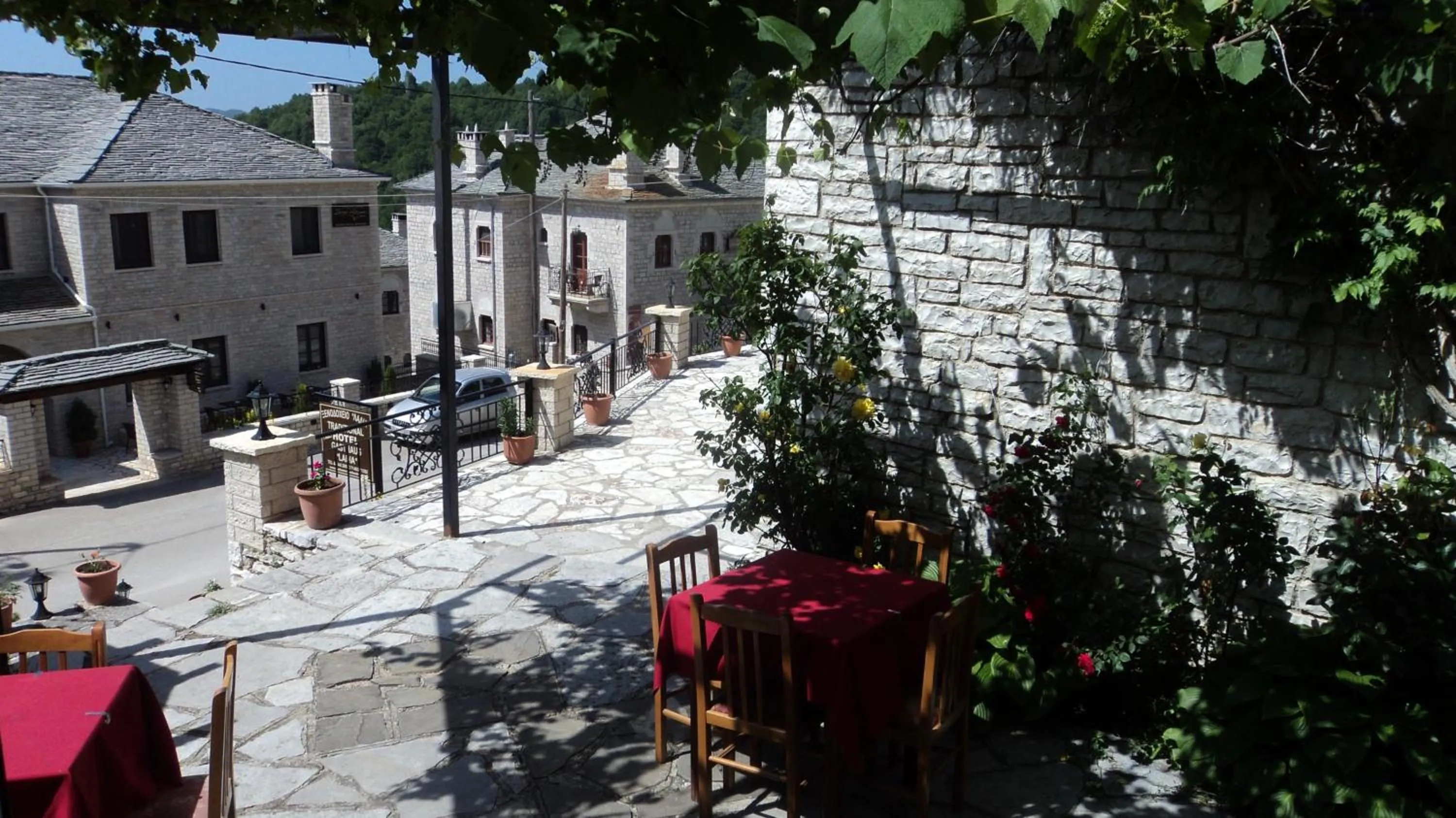 Facade/entrance in Hotel Ladias