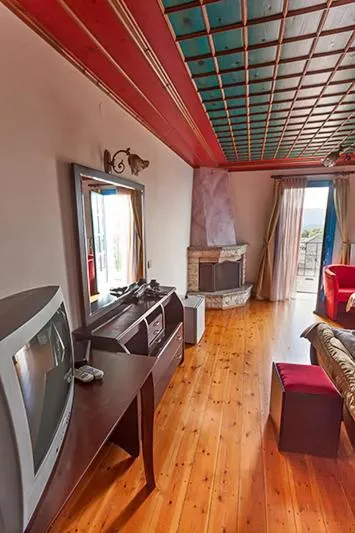 TV and multimedia in Hotel Ladias