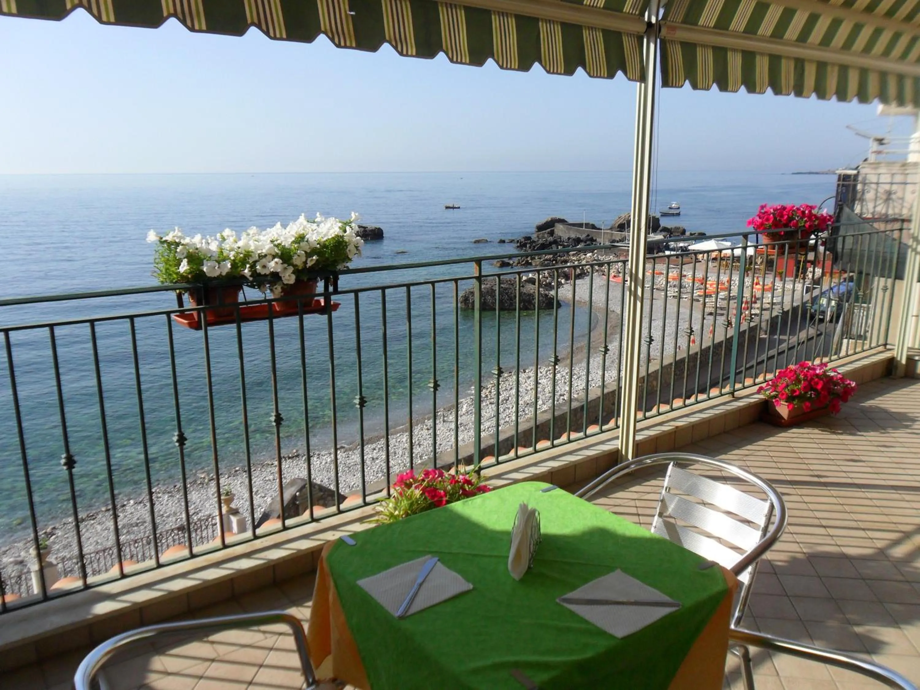 Restaurant/places to eat in B&B Miramare