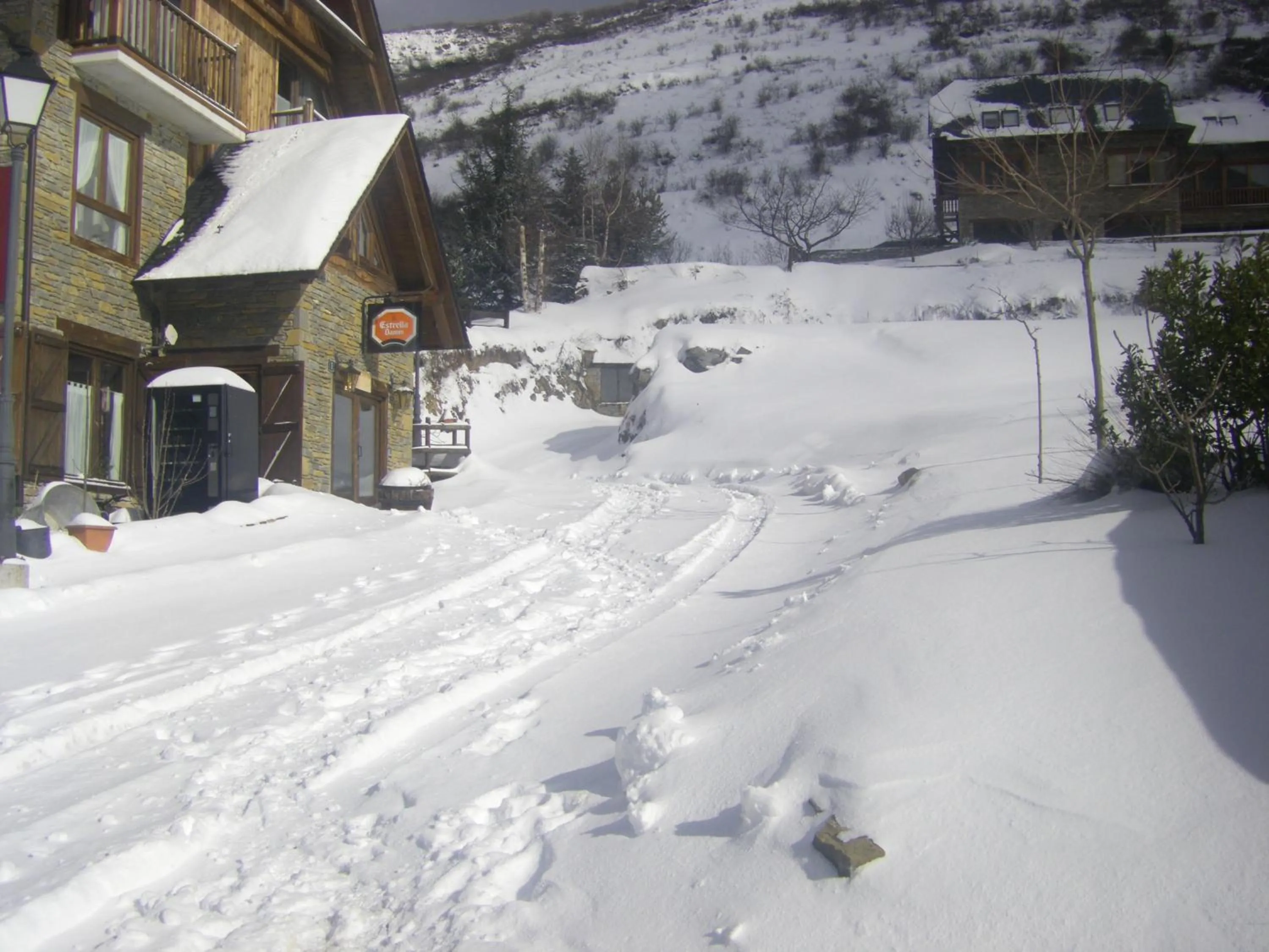 Facade/entrance in Hotelet de Betlan