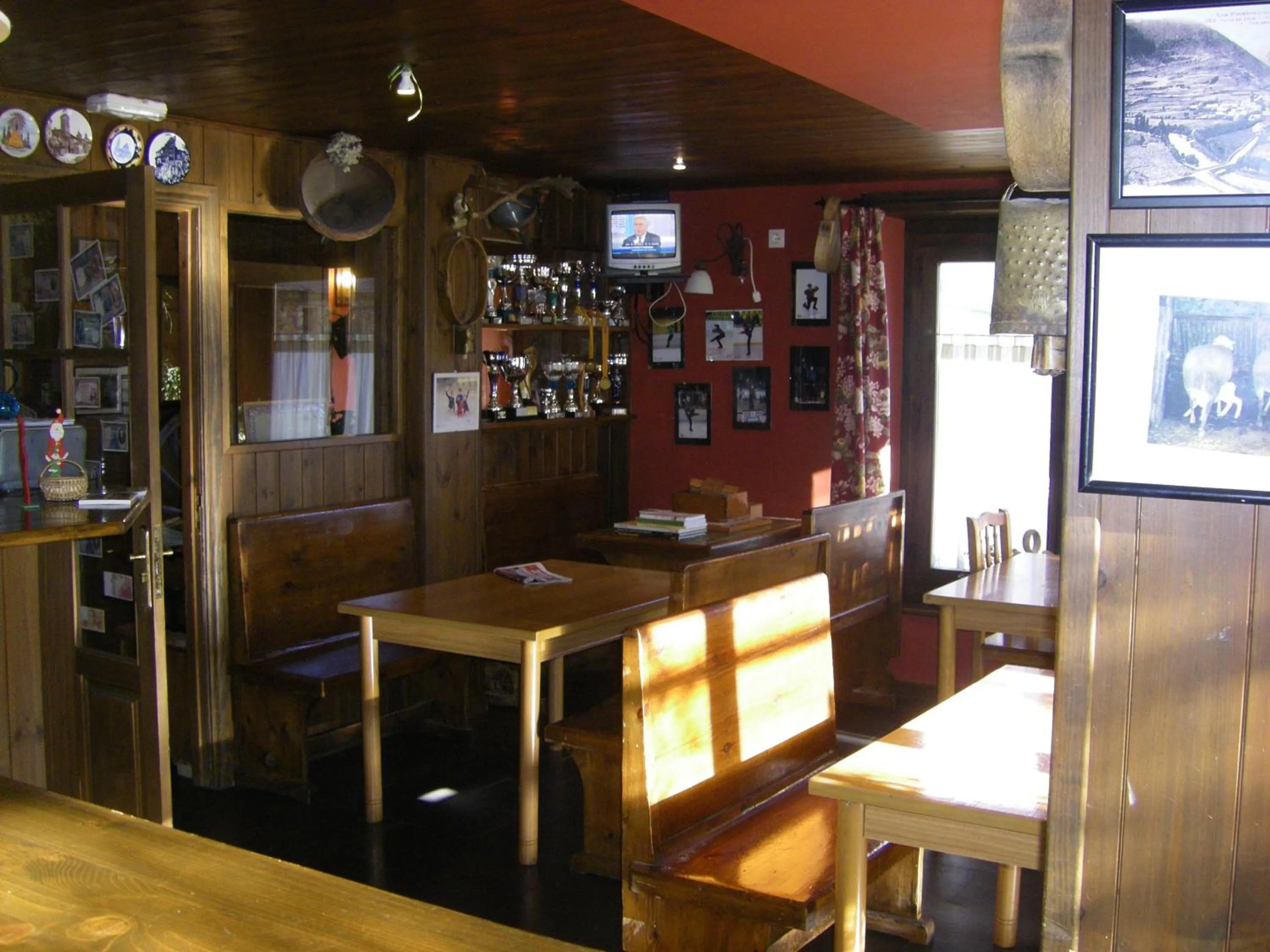 Restaurant/places to eat in Hotelet de Betlan