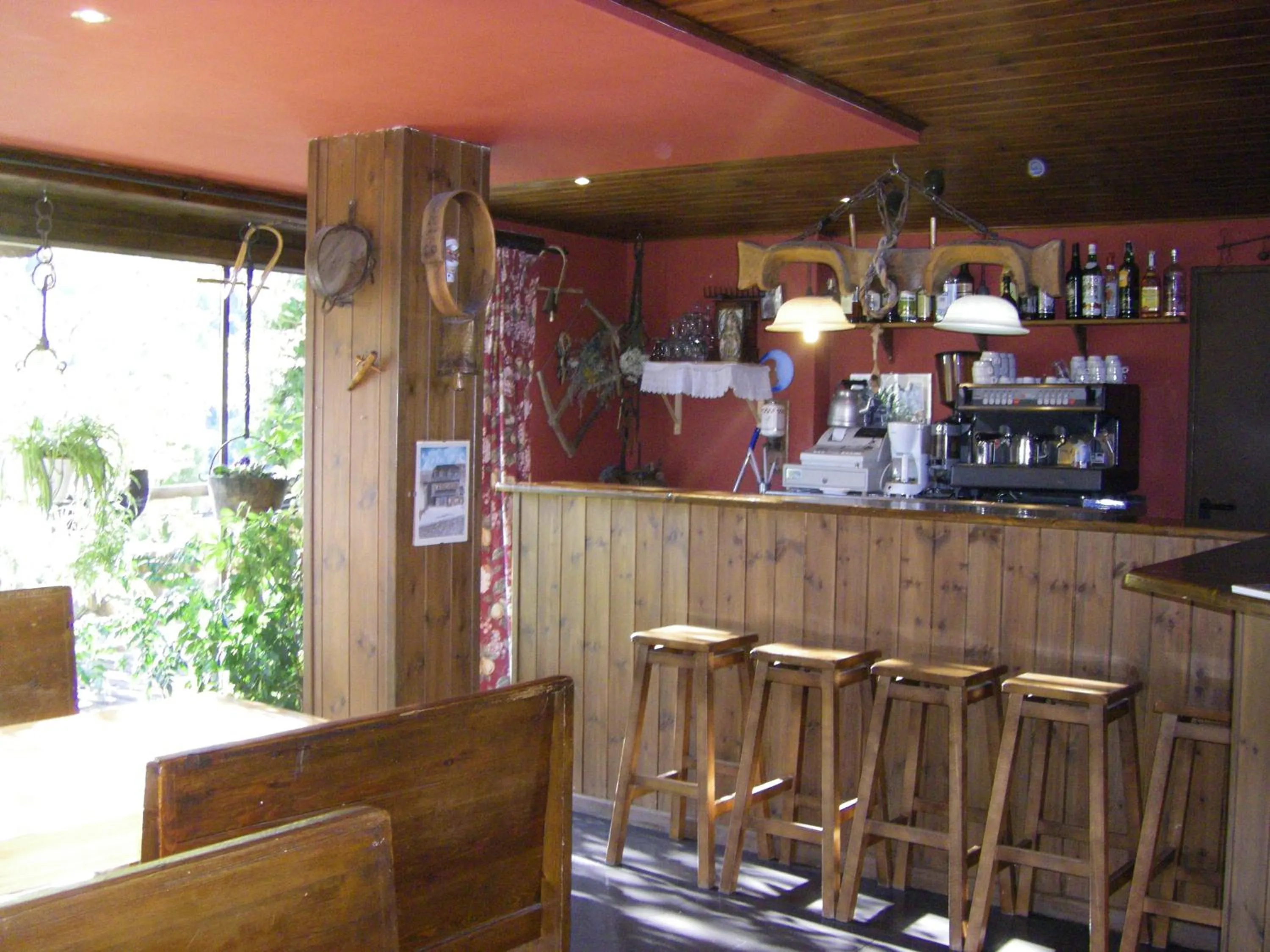 Restaurant/places to eat in Hotelet de Betlan