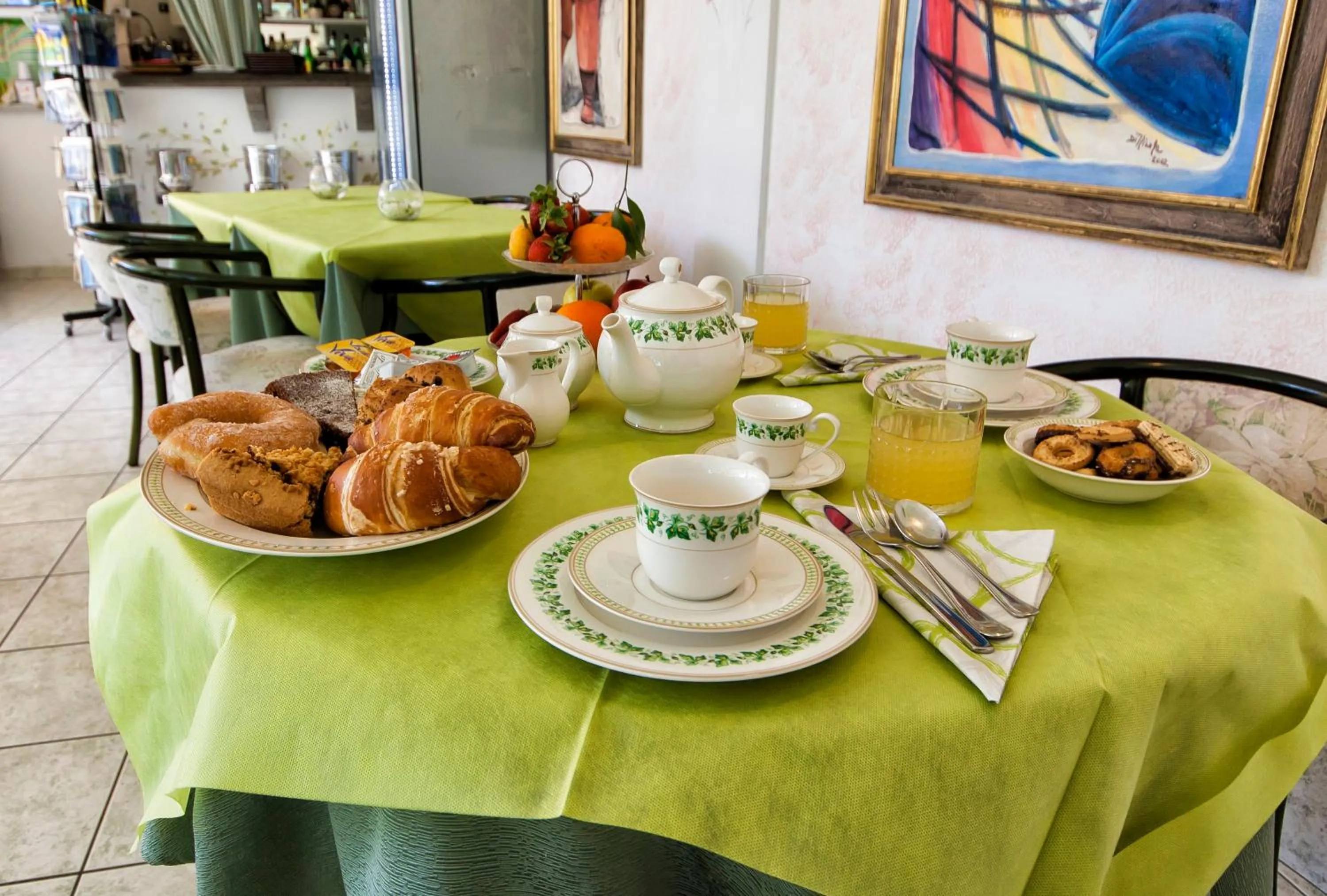 Breakfast in hotel la rondinella