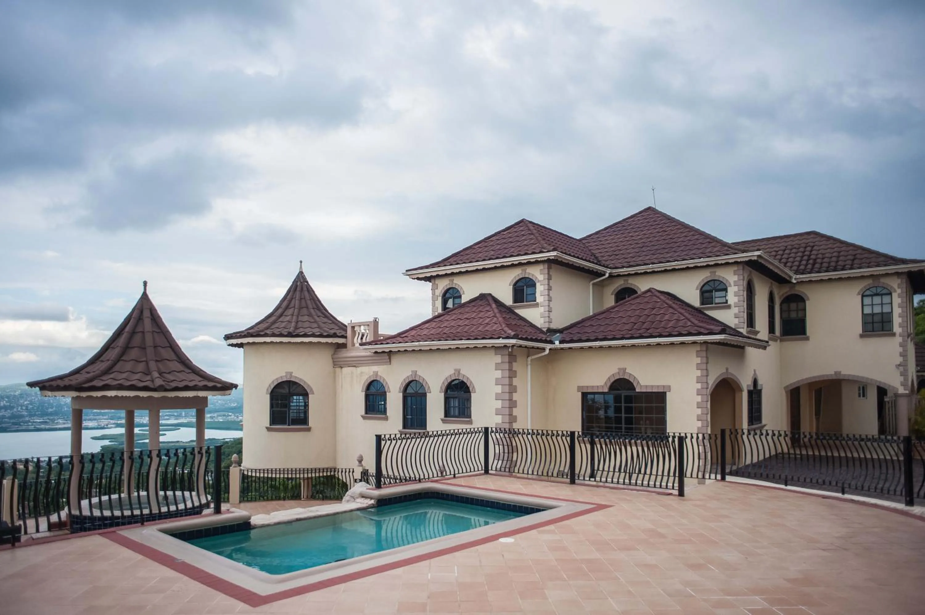 Property building in Clarridge View Guesthouse