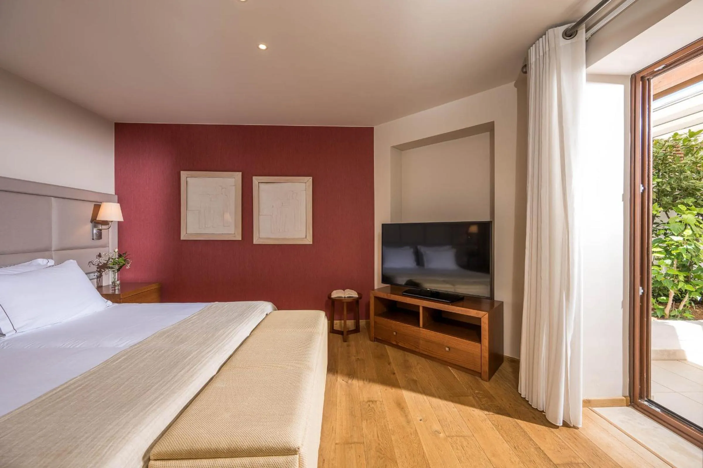 Bed in Creta Maris Resort