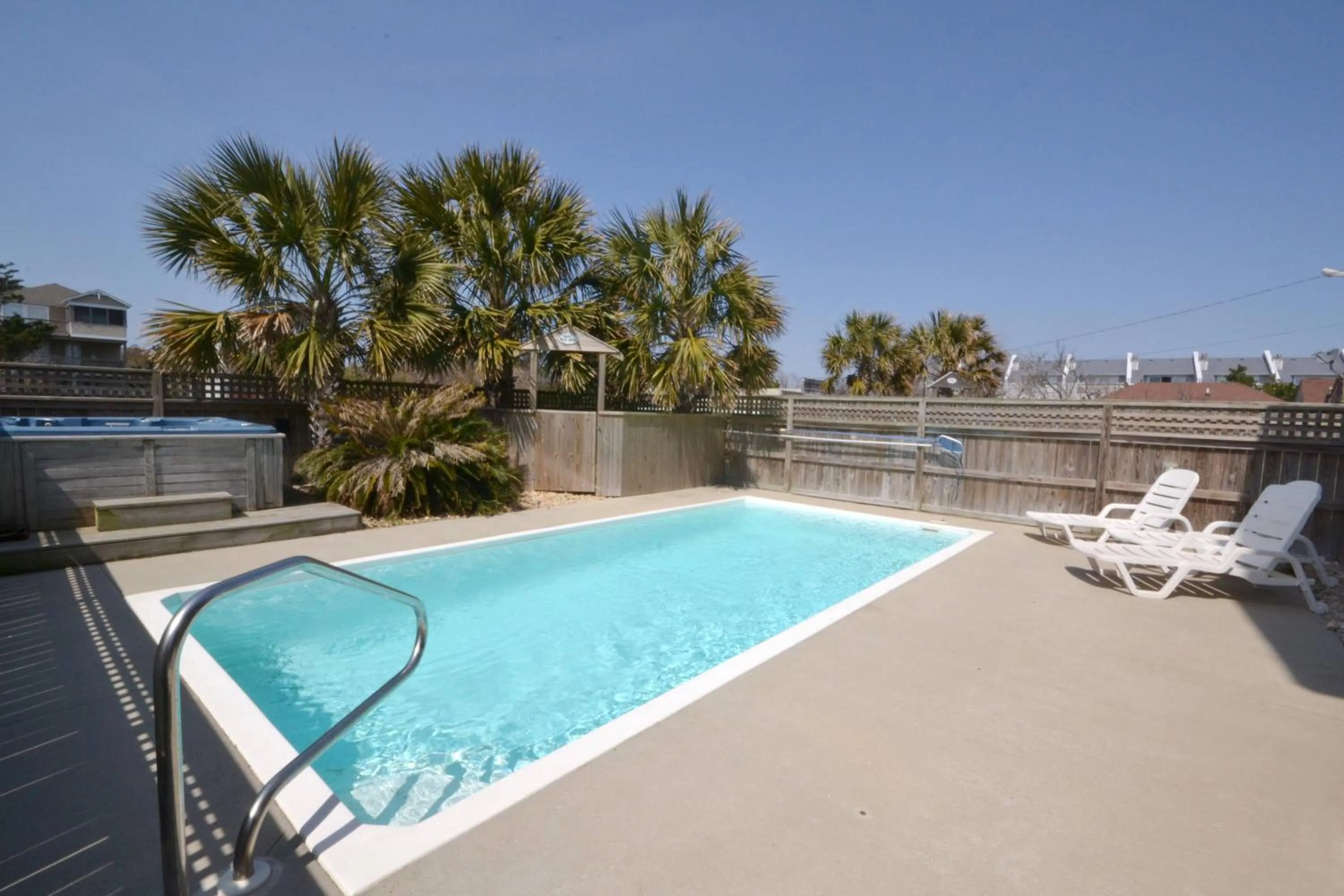 Island Time - NH MP 11, 50 Ft to Beach, Elevator, Pool, Free Pool Heat, Hot Tub, Pets OK, YR Flex