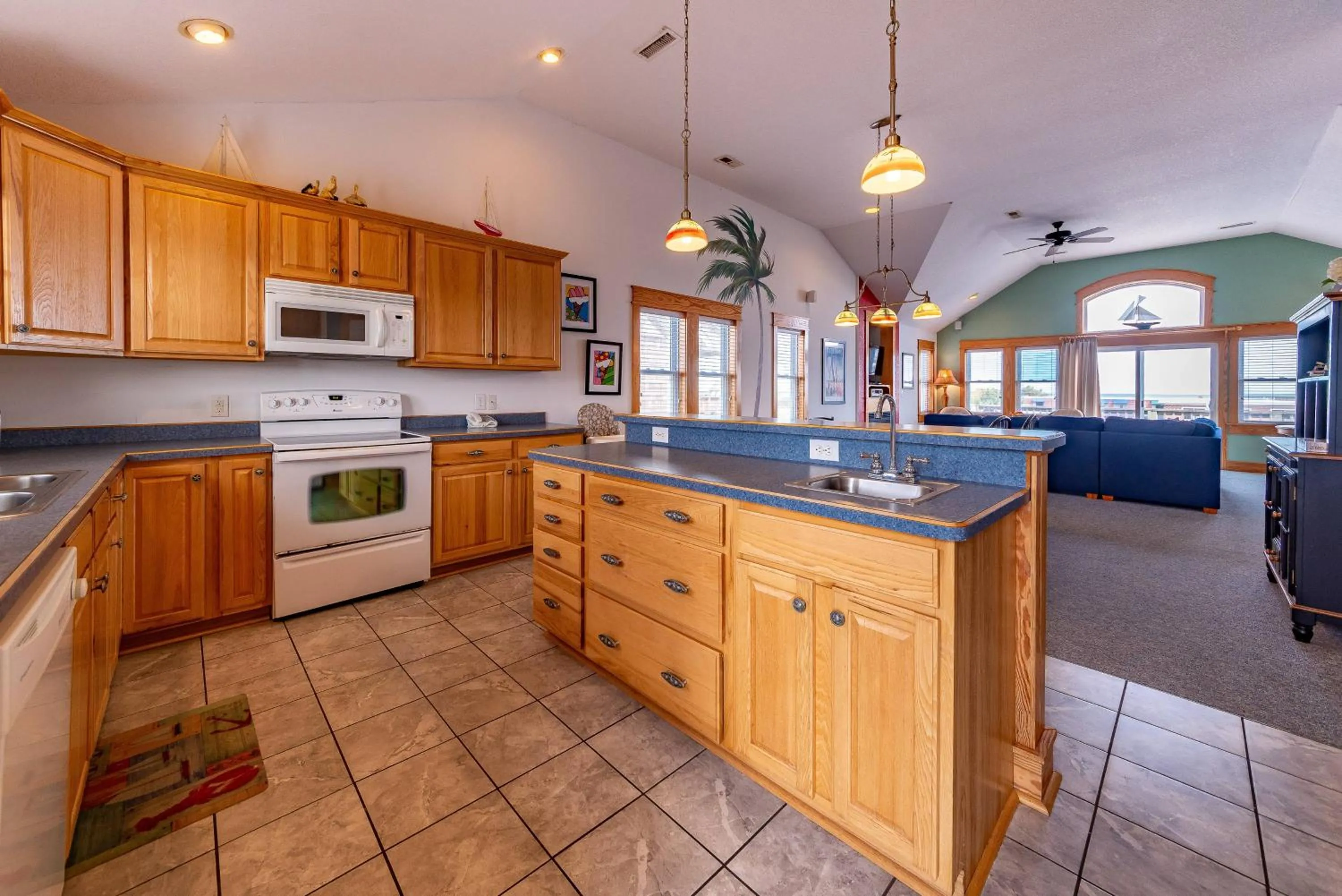 Island Time - NH MP 11, 50 Ft to Beach, Elevator, Pool, Free Pool Heat, Hot Tub, Pets OK, YR Flex