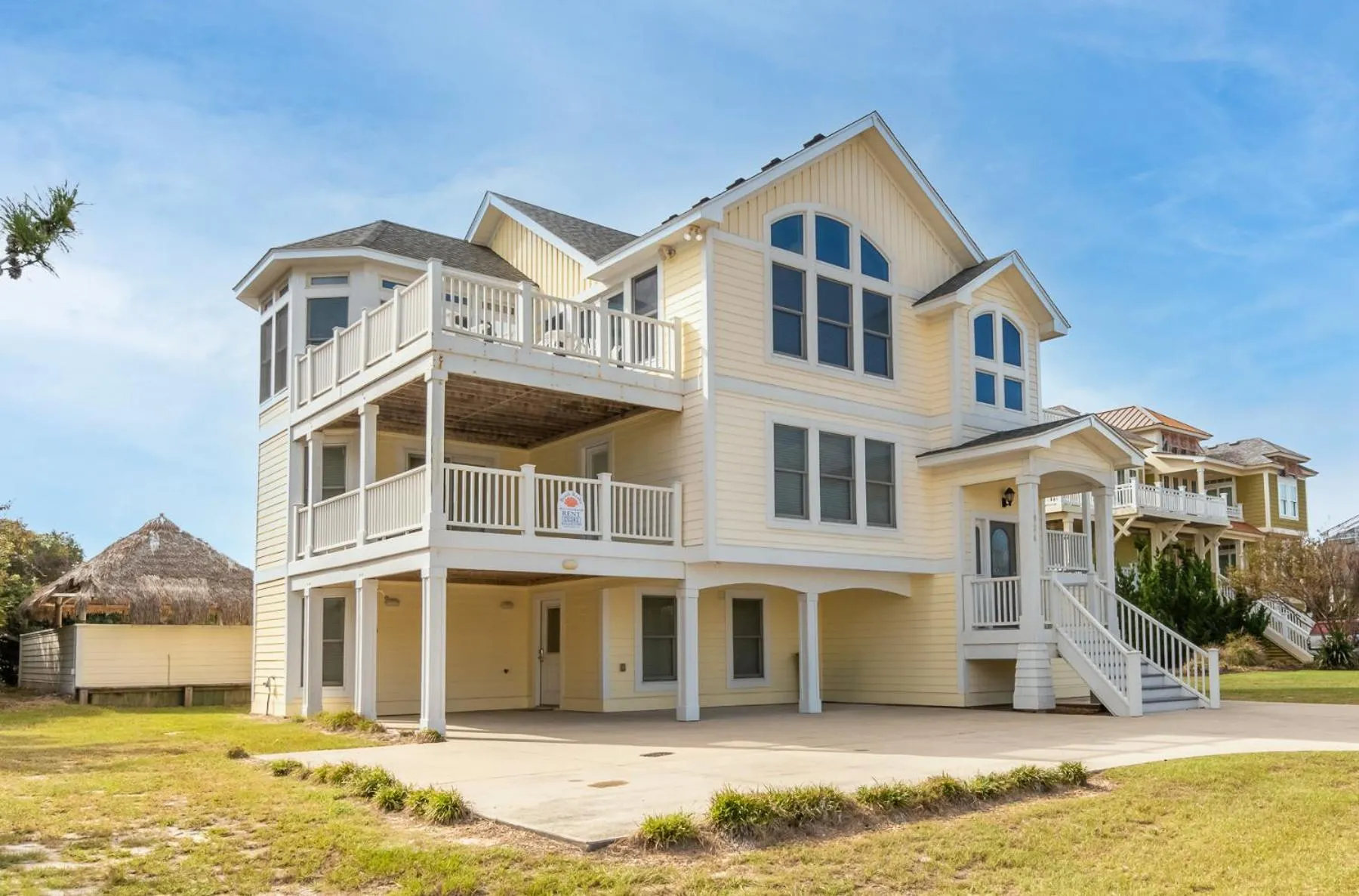 Sea Breeze - Corolla, Whalehead, Beach 50 Yds, Ocean View, Elevator, Pool Table, Foosball, Pool, Hot Tub