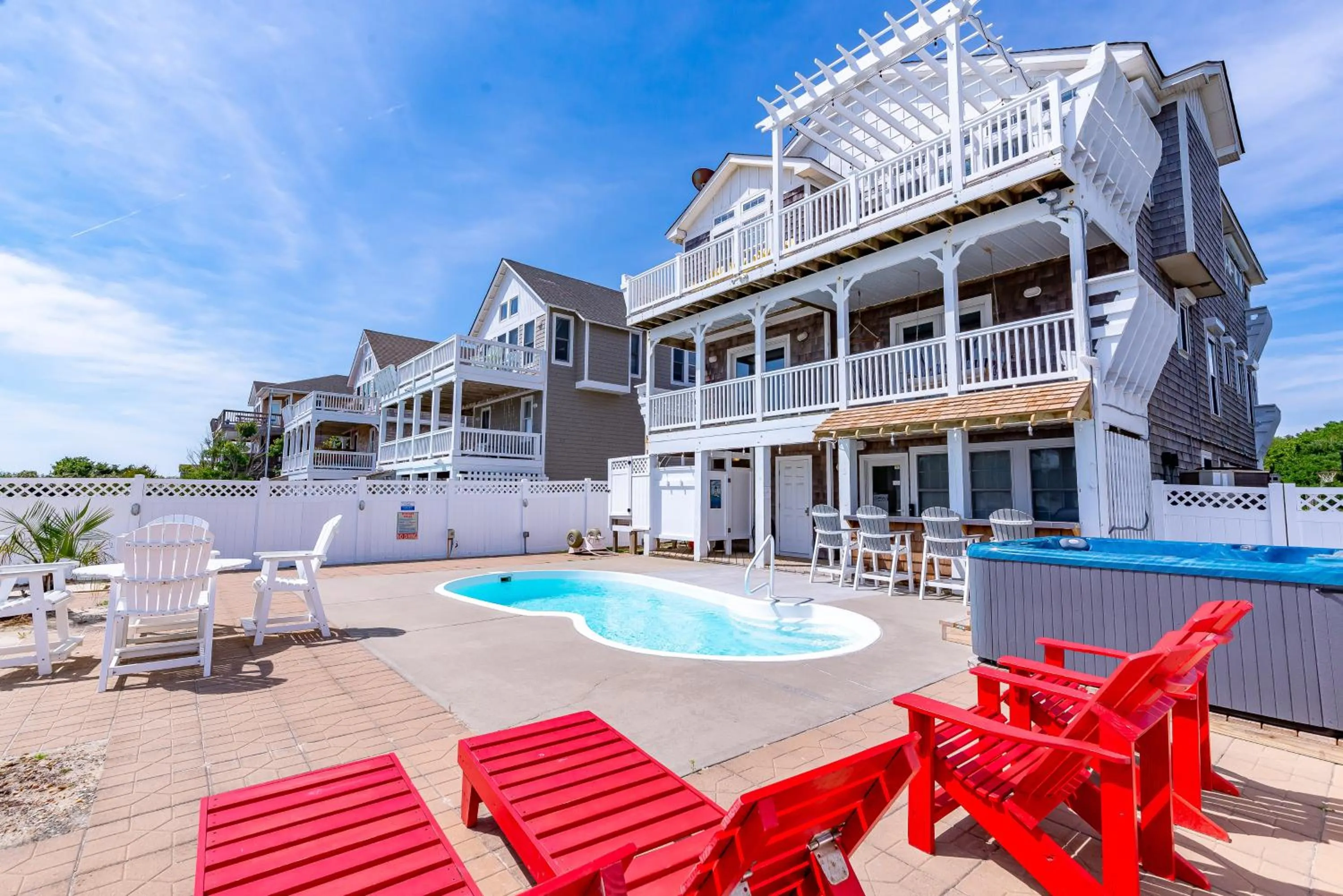 Dove Ocean - Old Nags Head Place, 350 Yds to Beach, Elevator, Pool, Hot Tub, Outdoor Kitchen