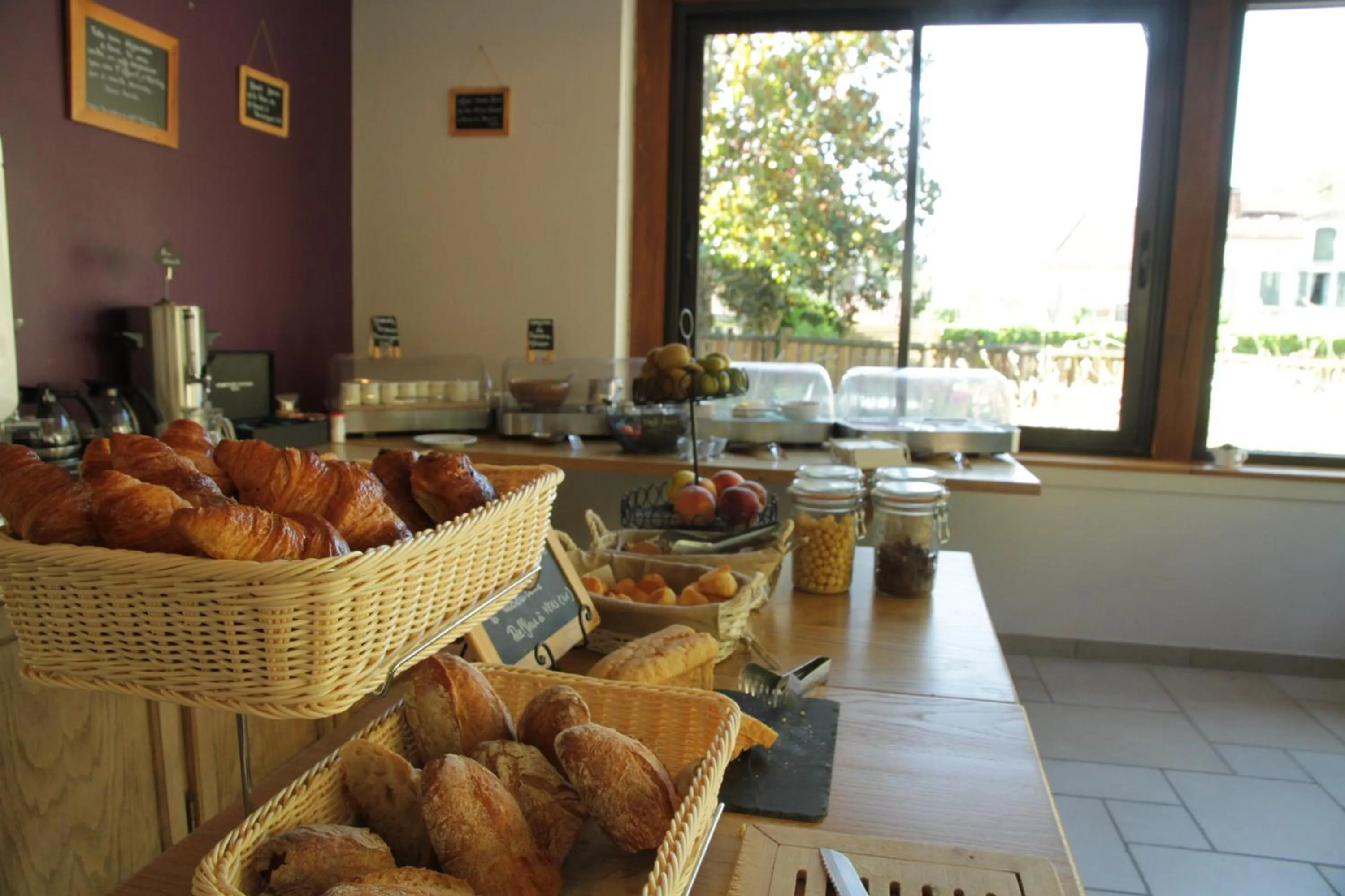 Food and drinks in Hôtel Spa La Truite Dorée