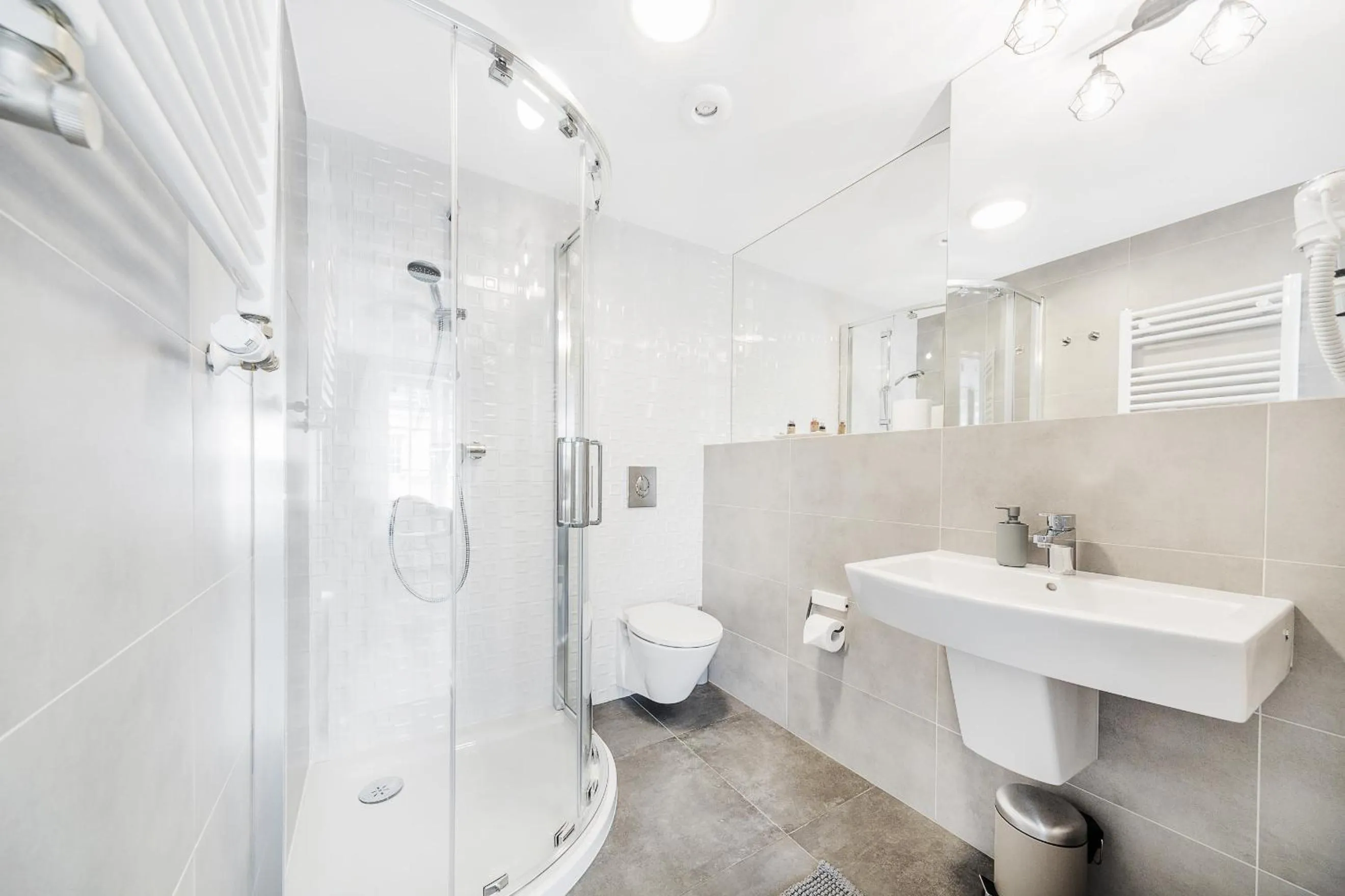 Shower in Six Suites, Old Town