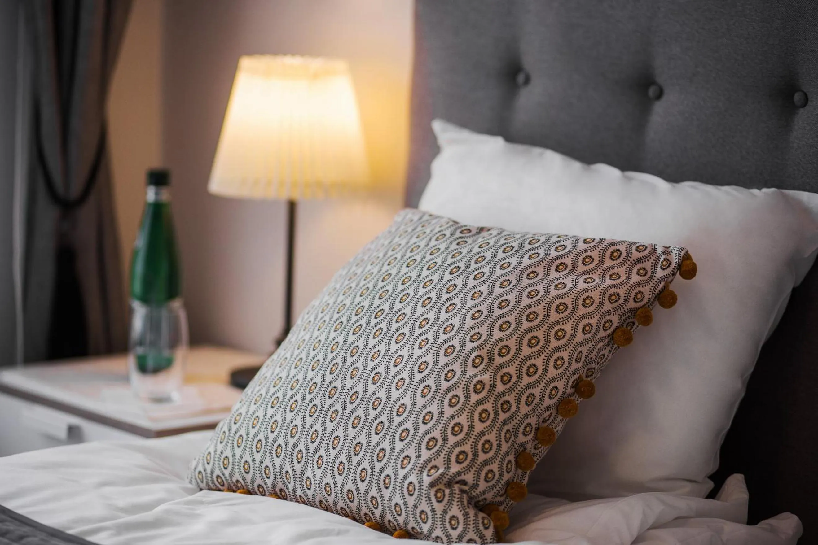 Bed in Six Suites, Old Town