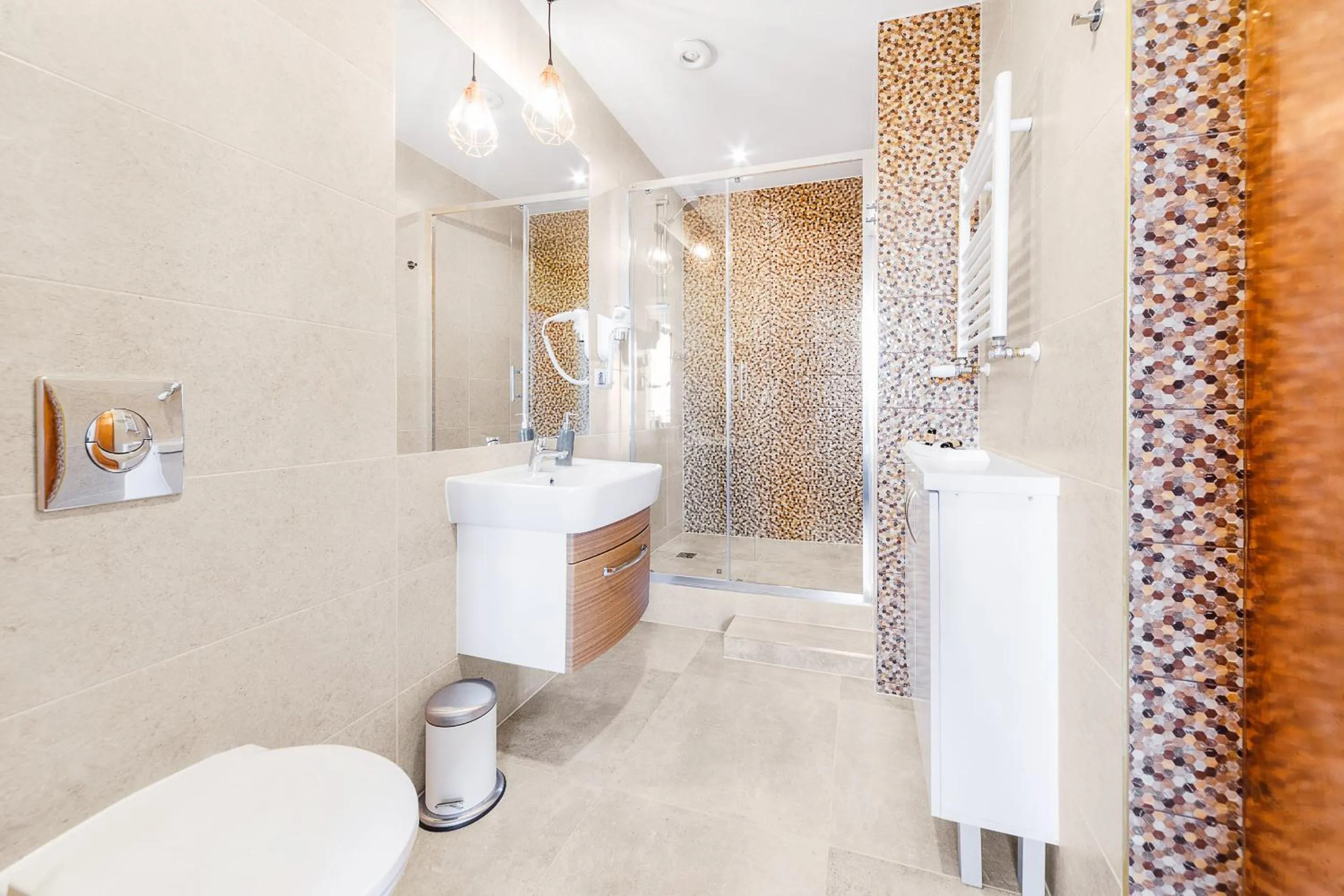 Shower in Six Suites, Old Town